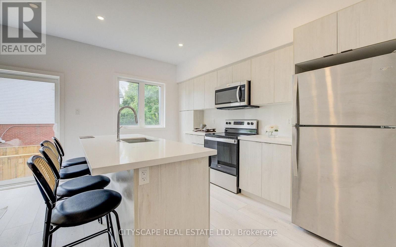 13 - 416 DUNDAS STREET SOUTH Image 9