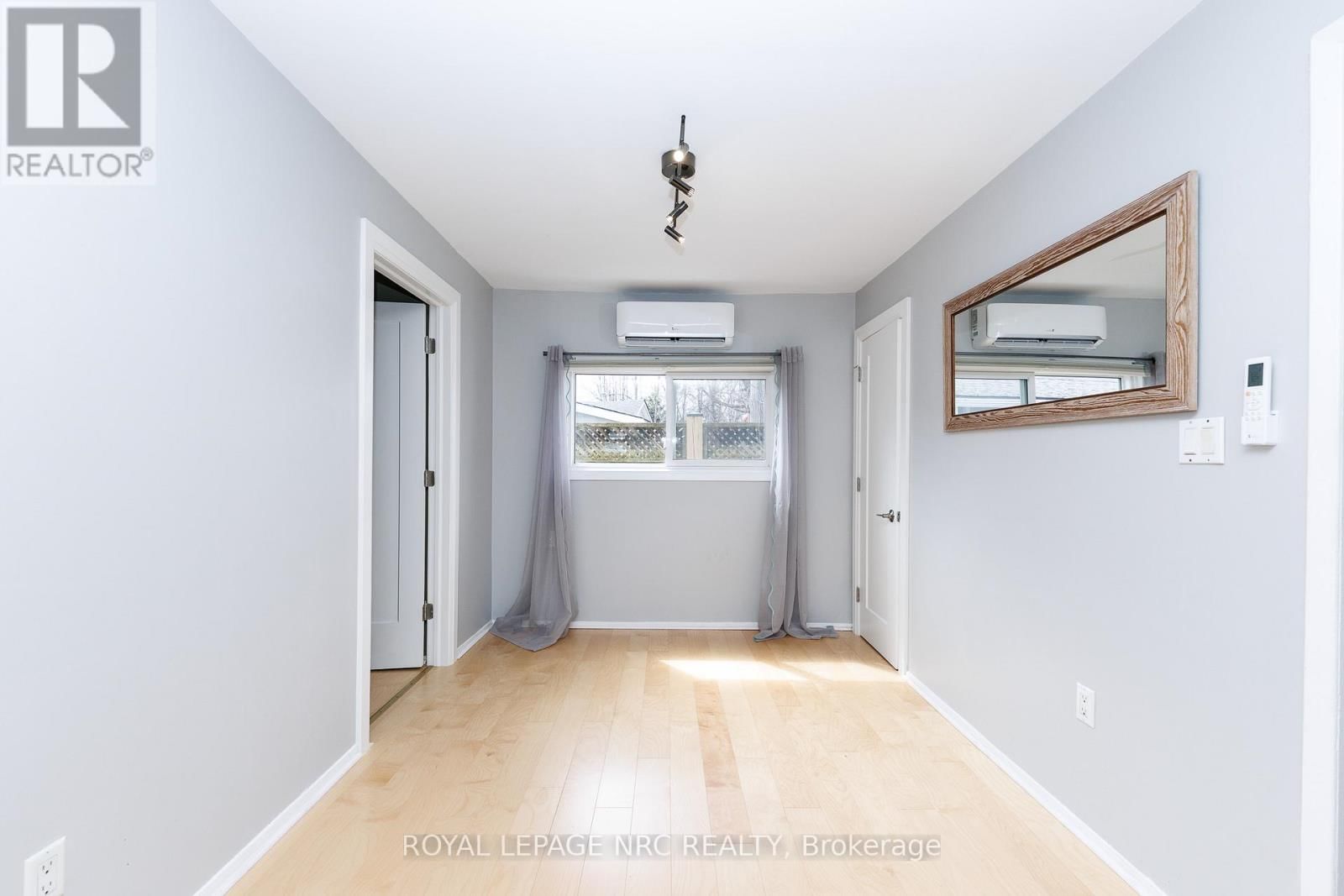 15 LOOMIS CRESCENT Image 6