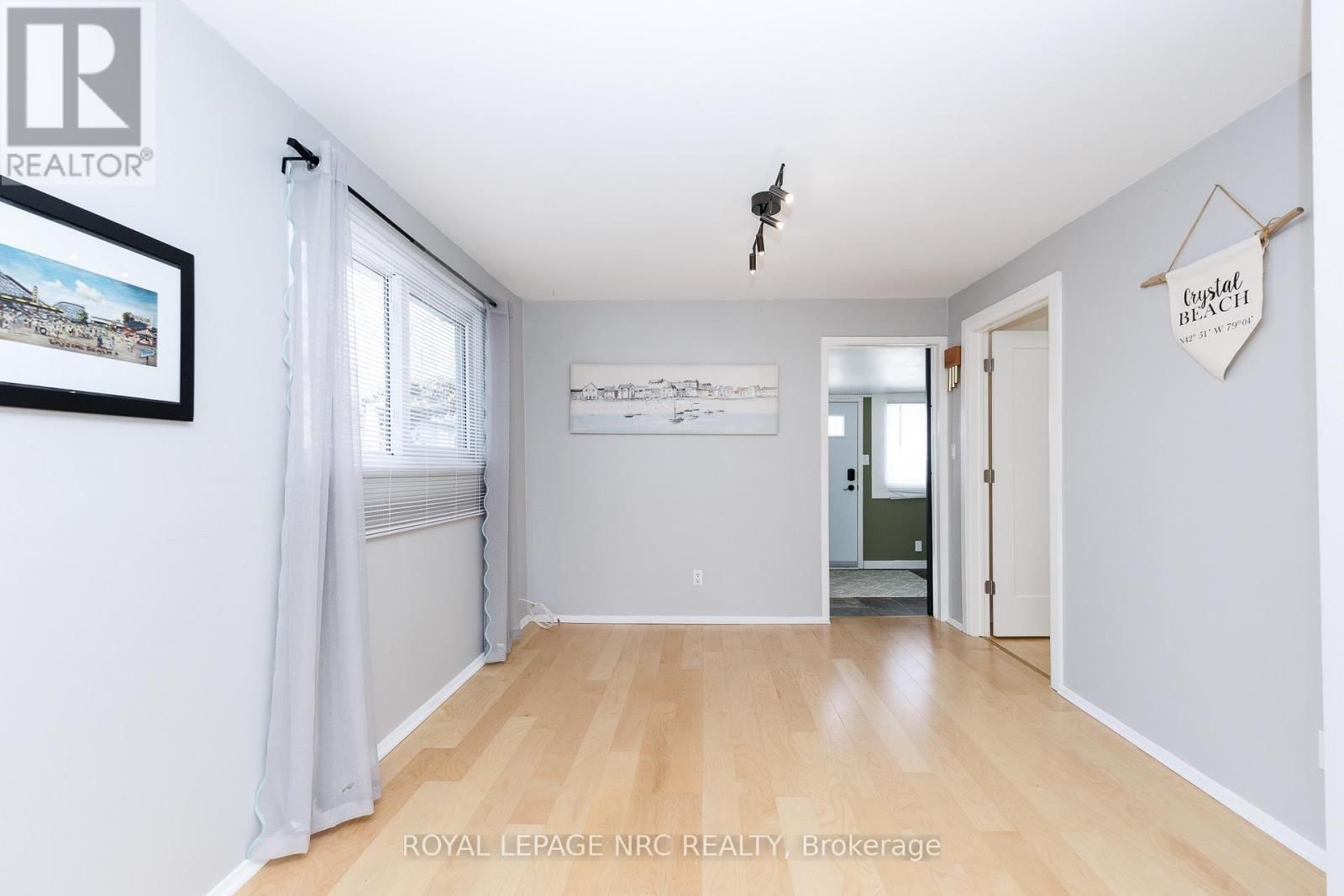 15 LOOMIS CRESCENT Image 7