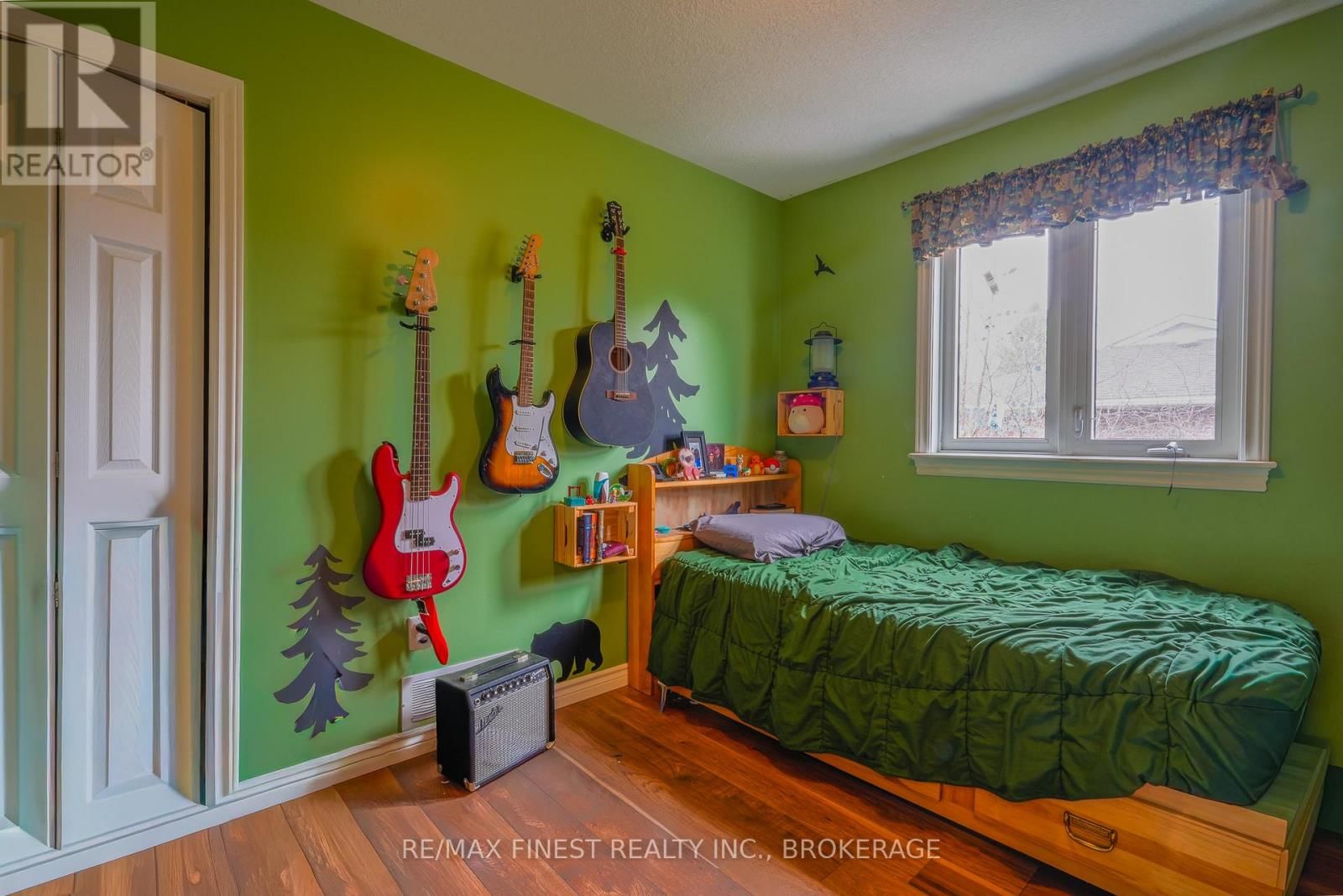 23 CREIGHTON DRIVE Image 14