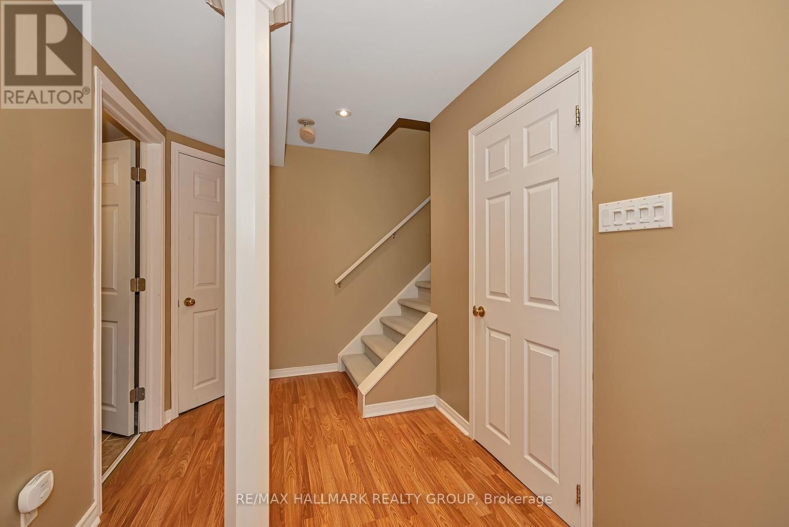 1614 VARENNES BOULEVARD Image 31