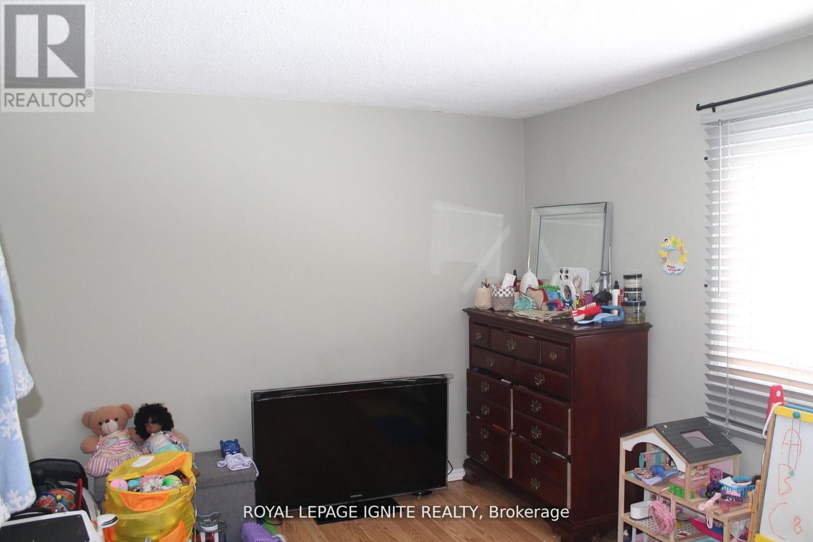 D - 500 GREY STREET Image 11