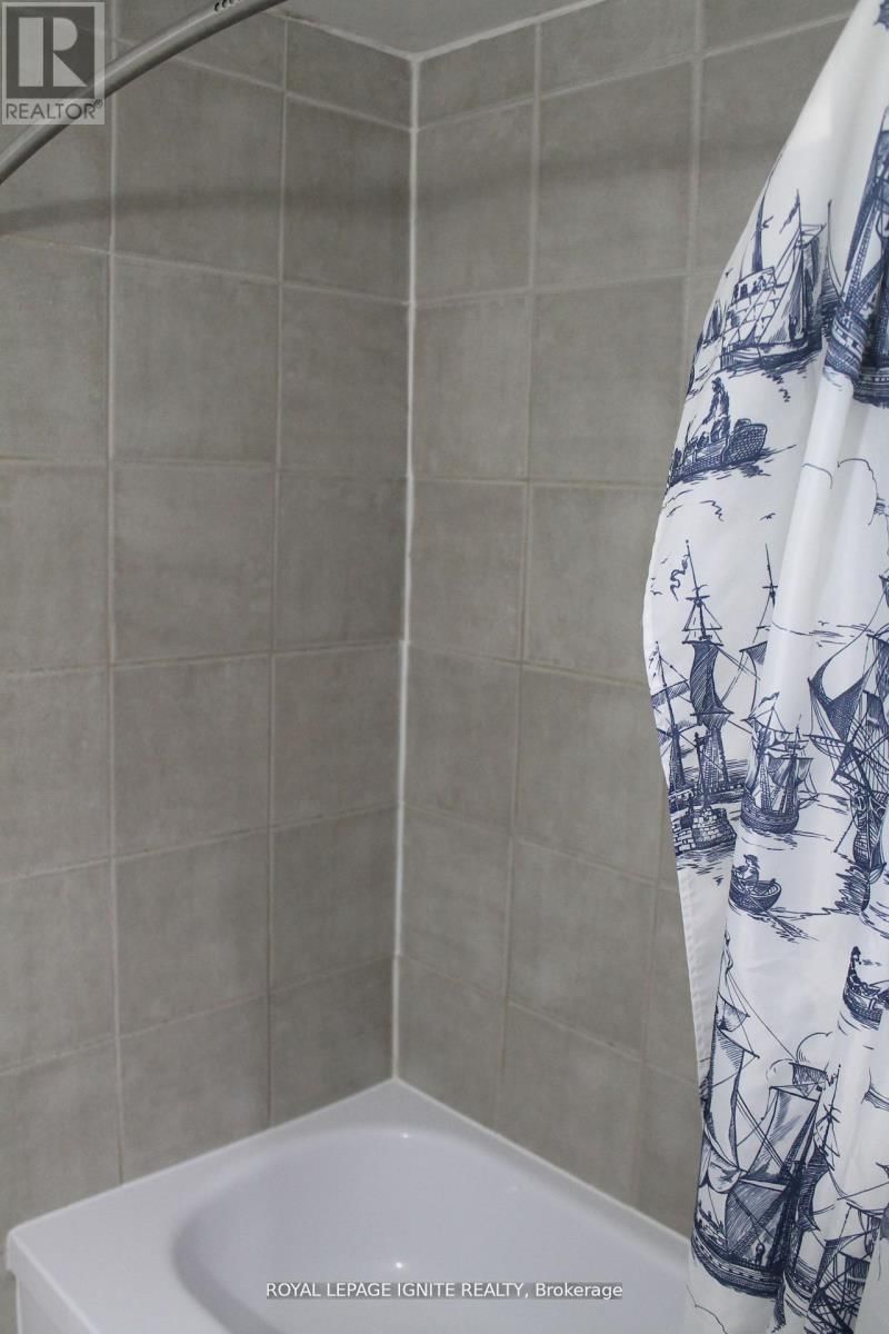 D - 500 GREY STREET Image 20