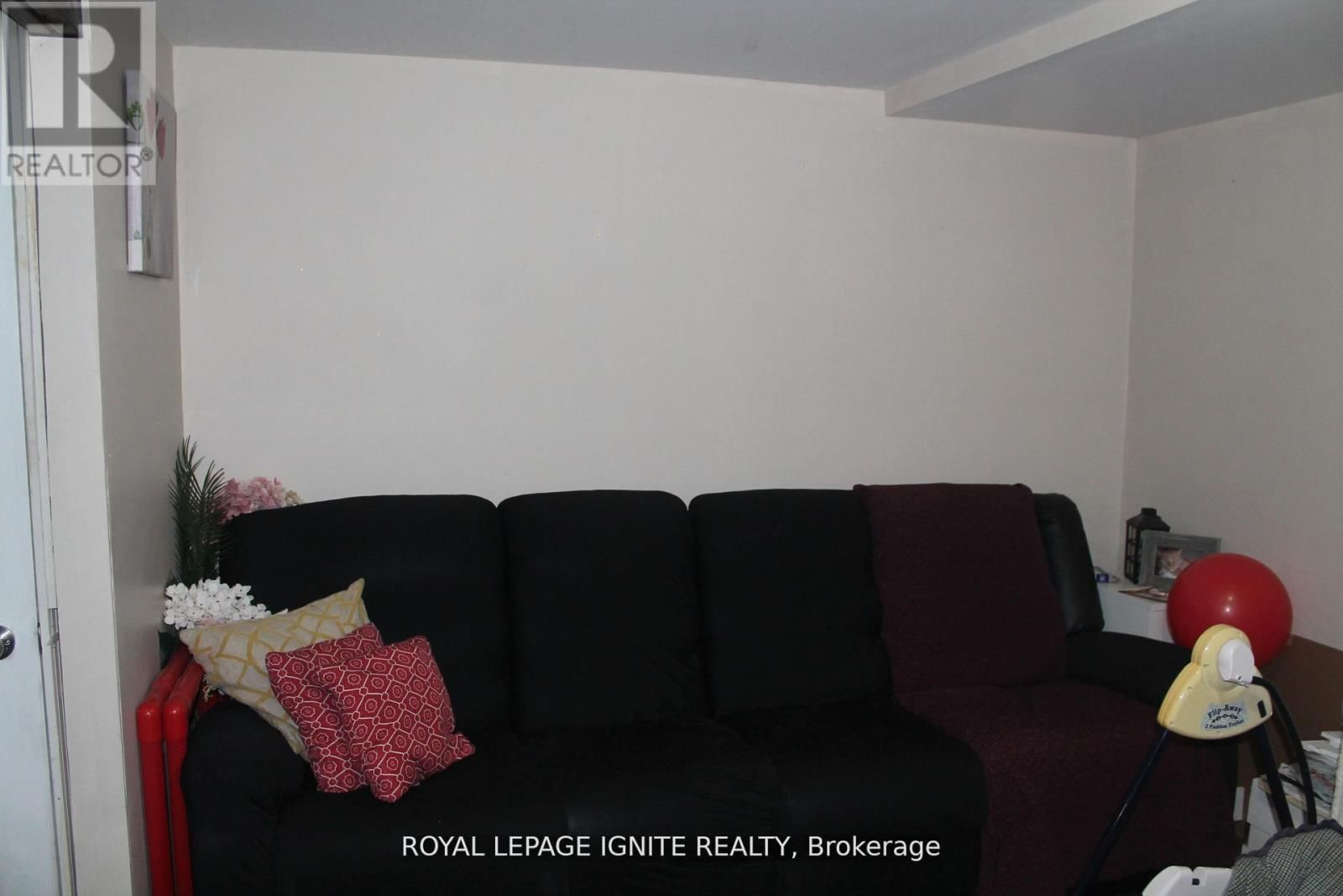 D - 500 GREY STREET Image 23