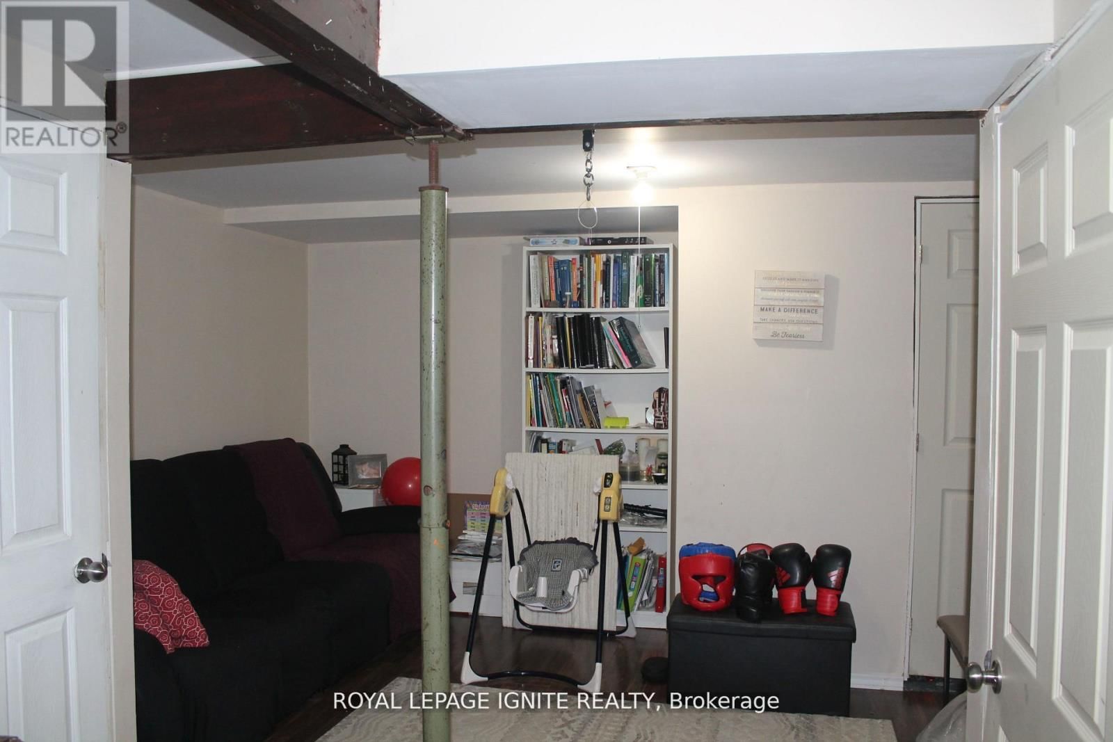 D - 500 GREY STREET Image 24