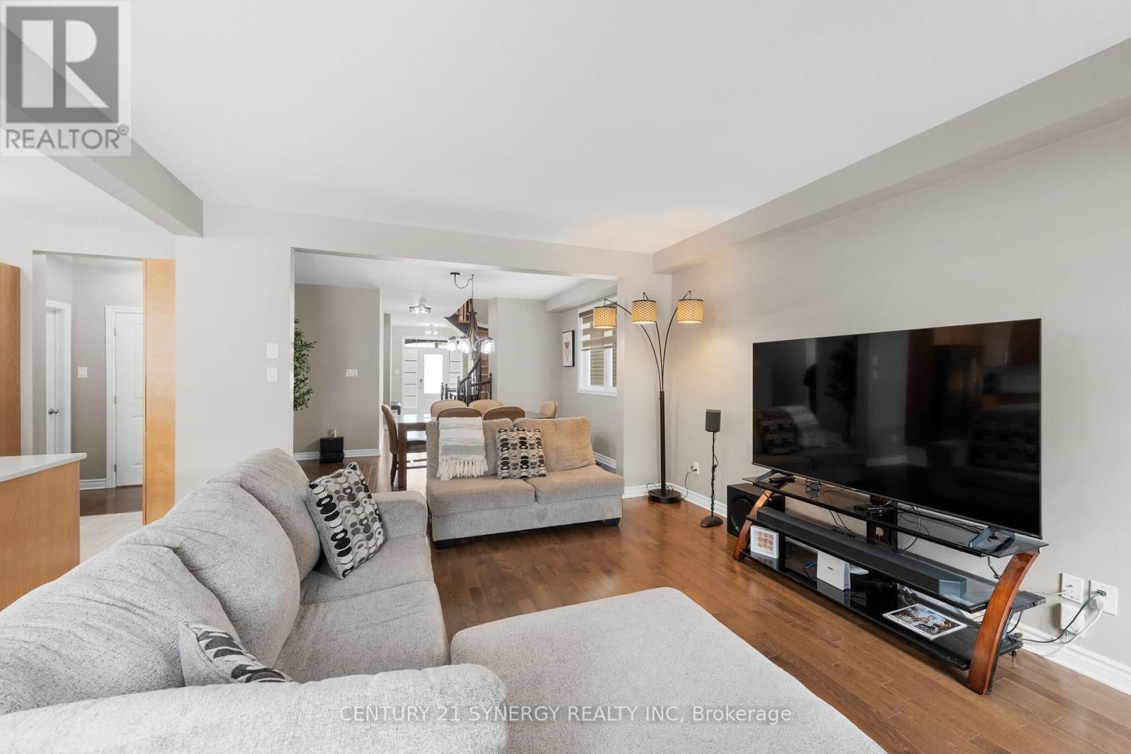 53 BODDINGTON STREET Image 19