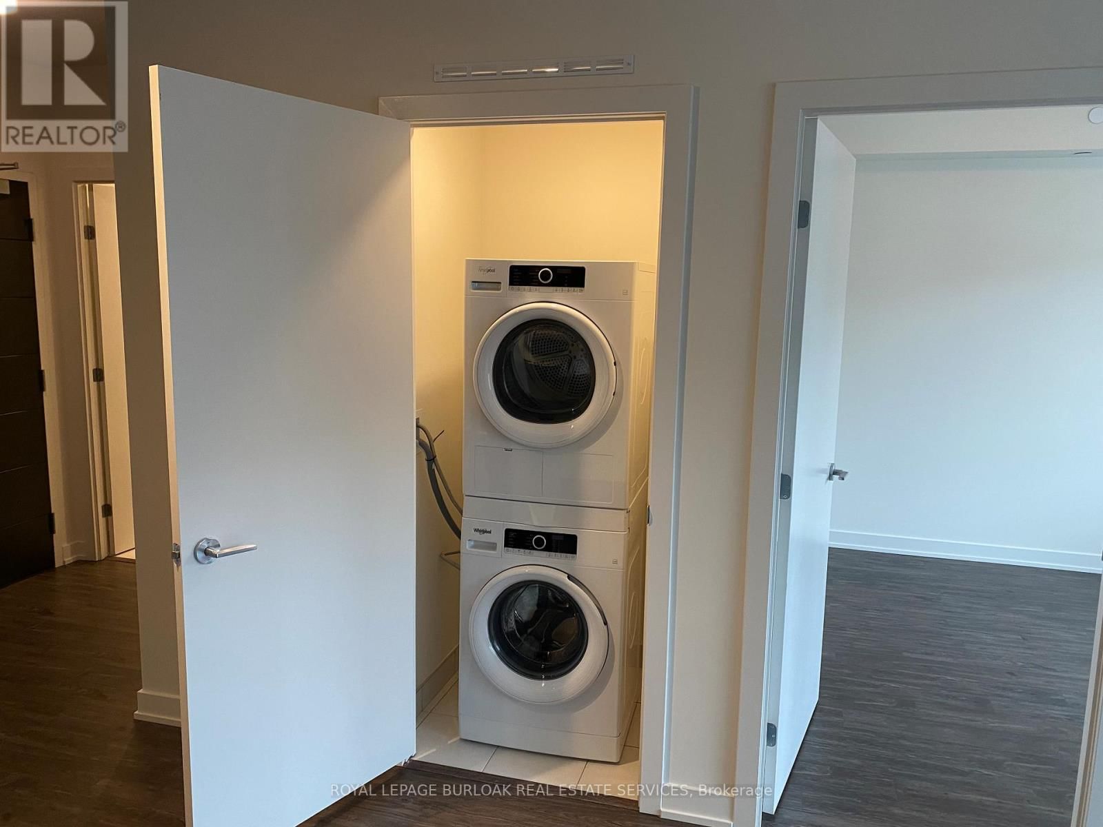 423 - 212 KING WILLIAM STREET EAST Image 19