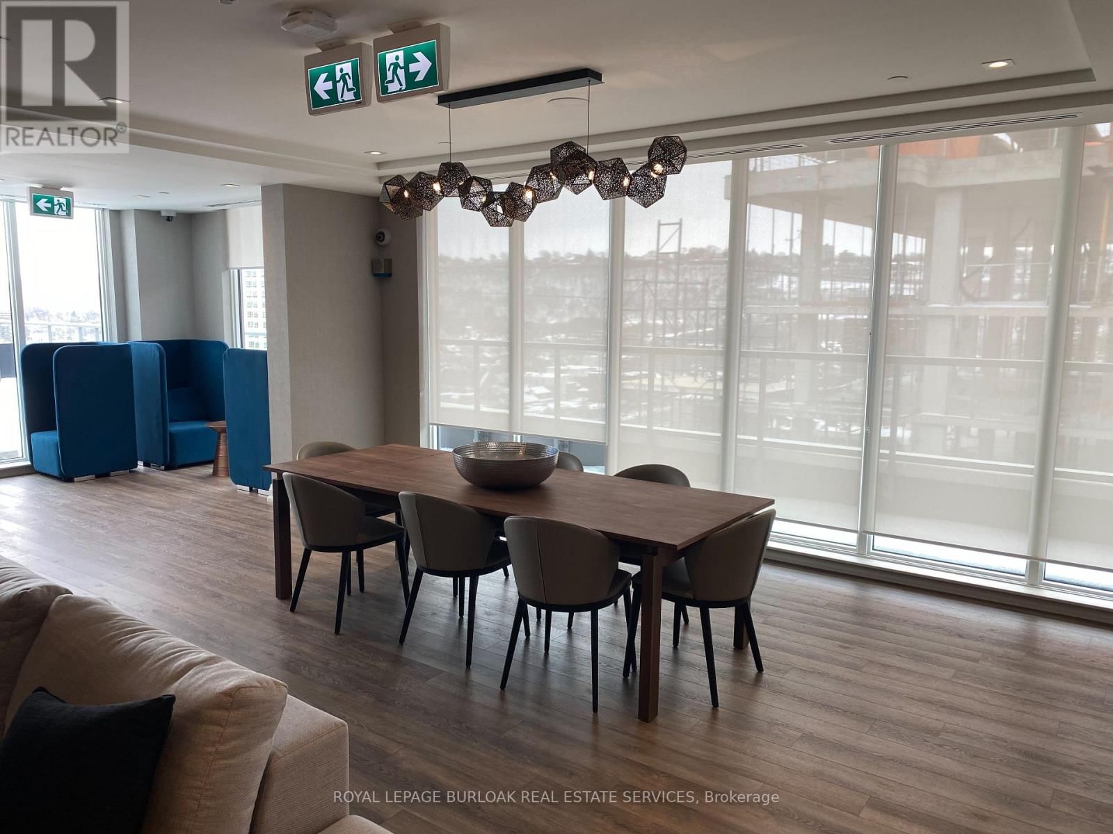 423 - 212 KING WILLIAM STREET EAST Image 25