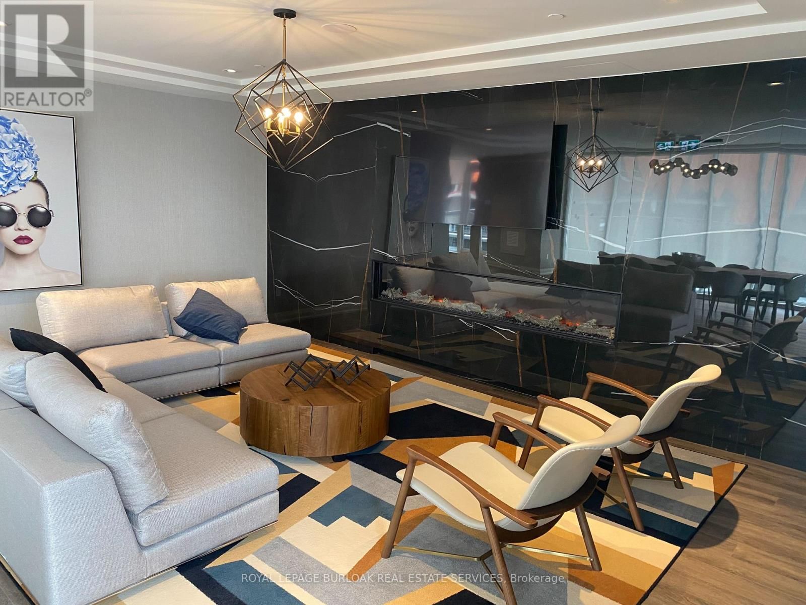 423 - 212 KING WILLIAM STREET EAST Image 26