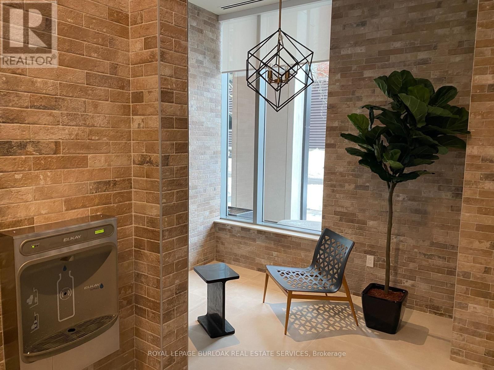 423 - 212 KING WILLIAM STREET EAST Image 28