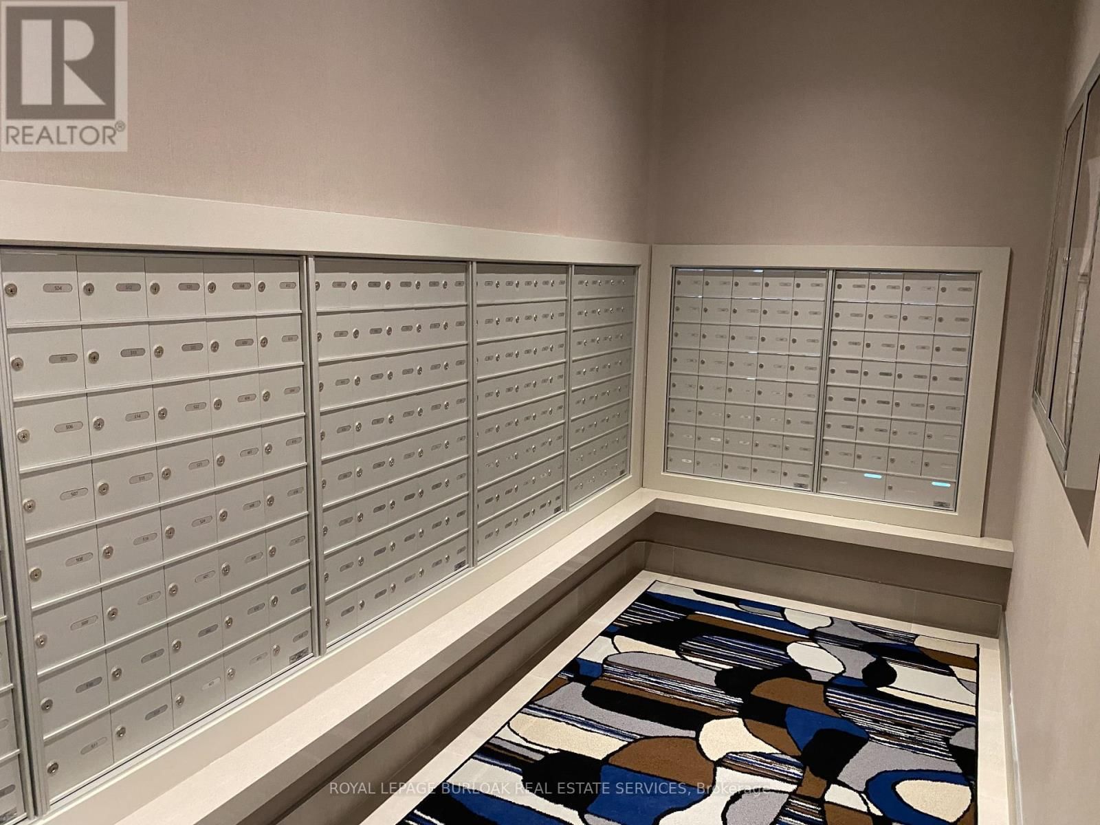 423 - 212 KING WILLIAM STREET EAST Image 34