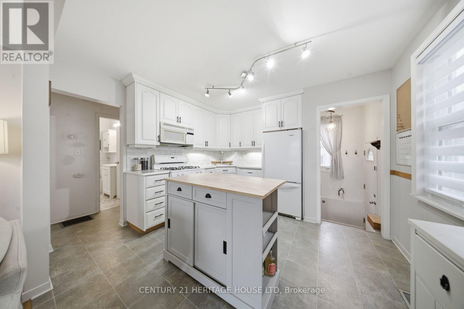 455 ST PAUL AVENUE Image 10