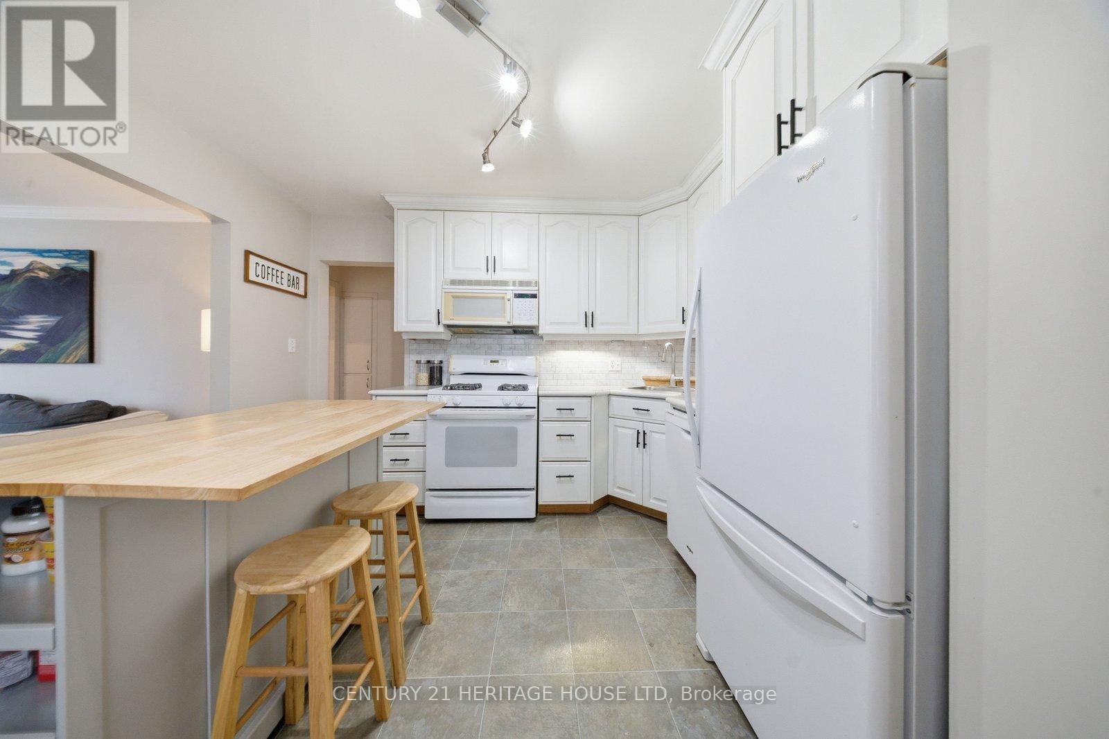 455 ST PAUL AVENUE Image 11