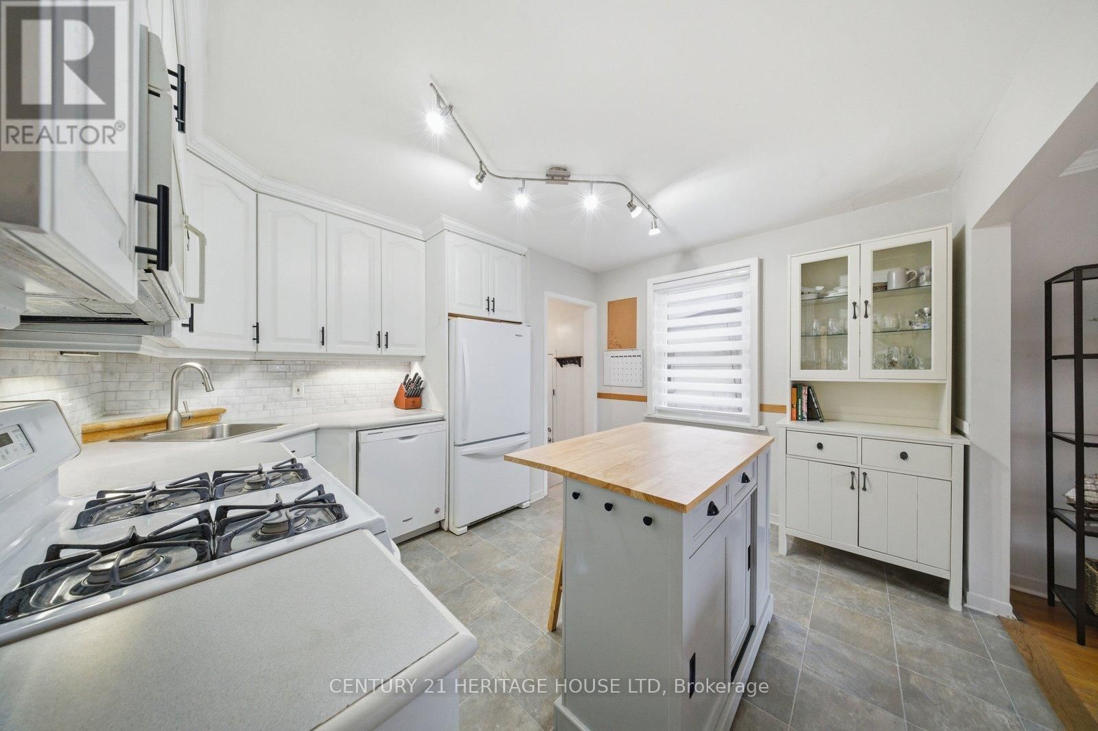 455 ST PAUL AVENUE Image 12