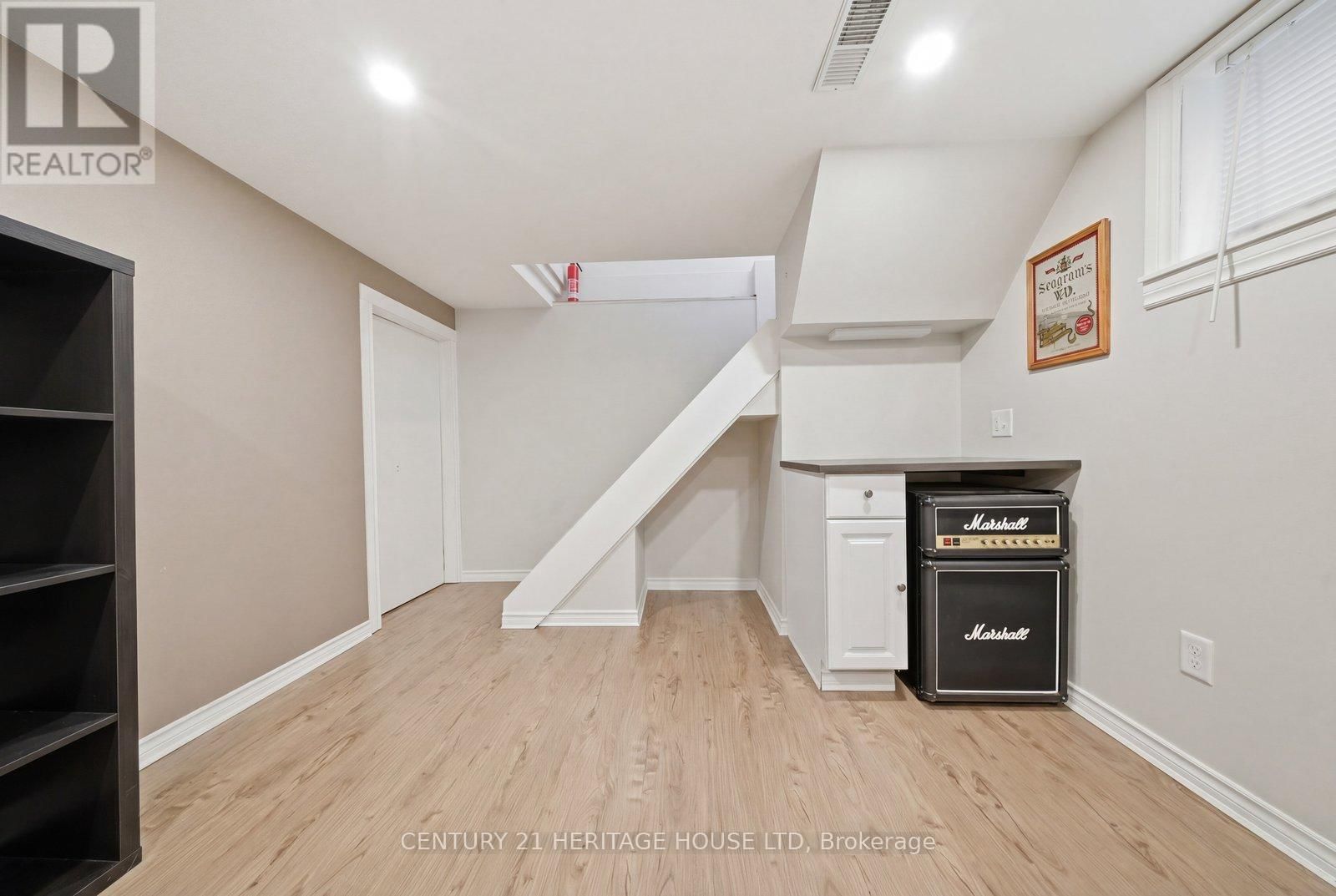 455 ST PAUL AVENUE Image 17