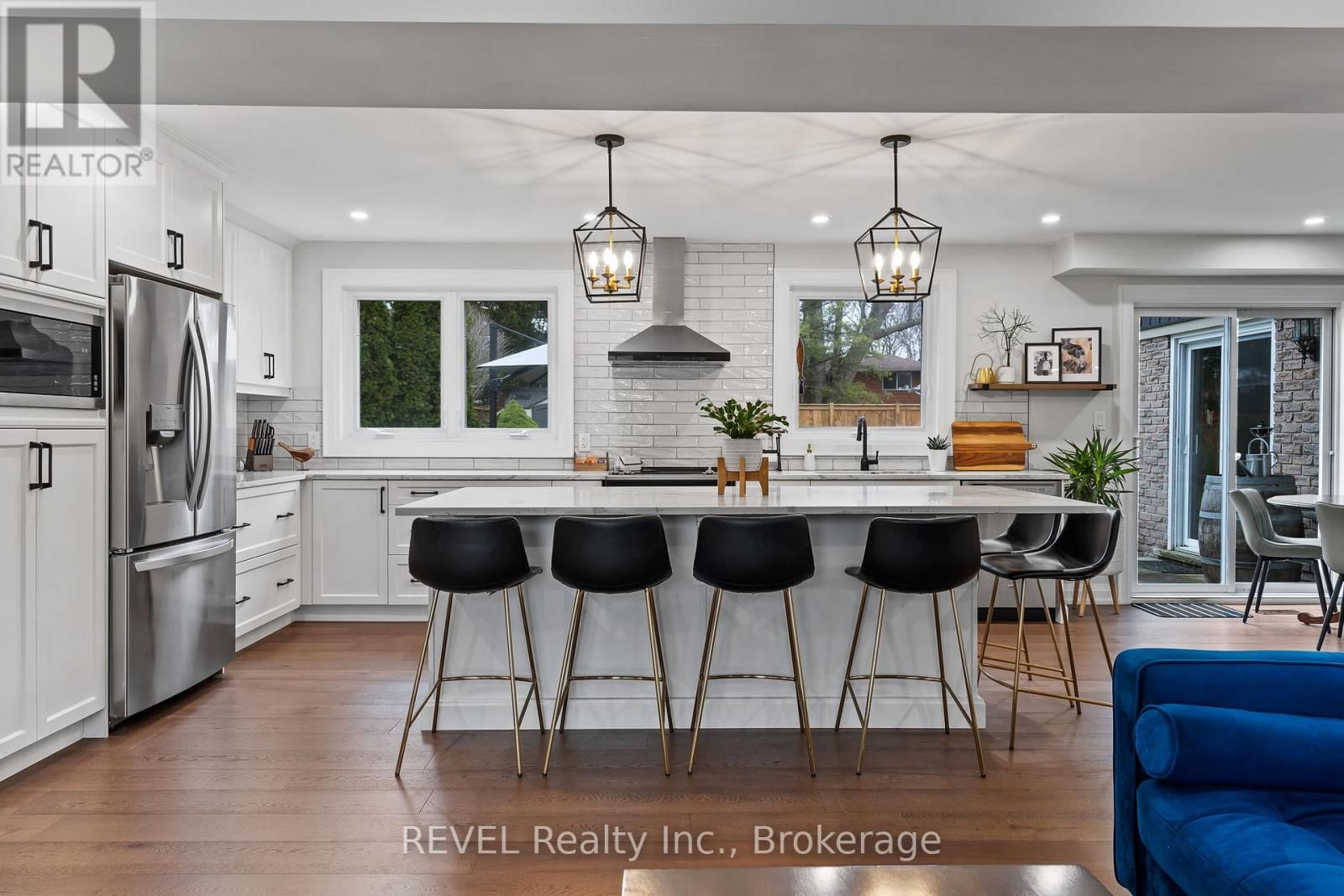 60 OCTOBER DRIVE Image 11