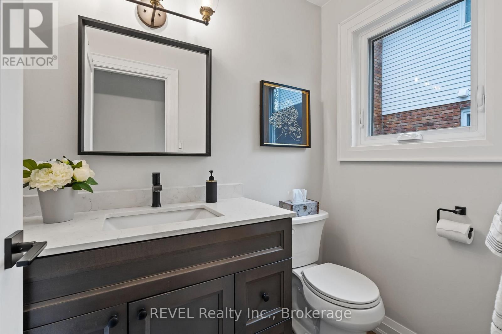 60 OCTOBER DRIVE Image 16