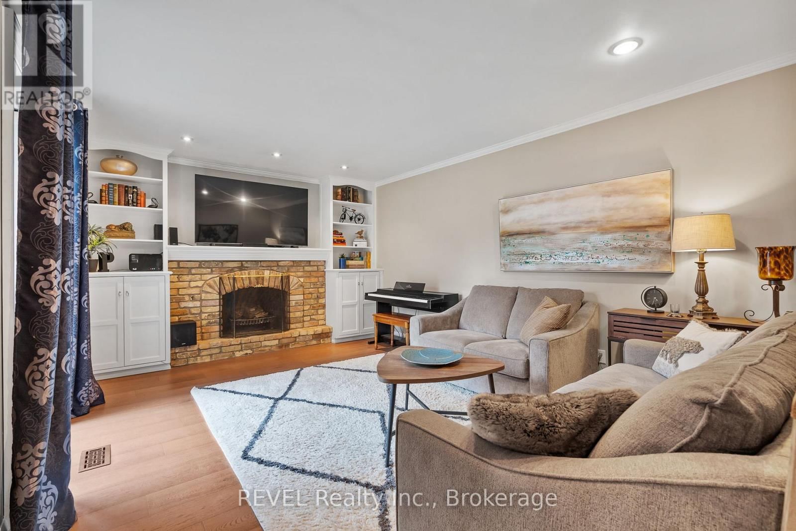 60 OCTOBER DRIVE Image 17