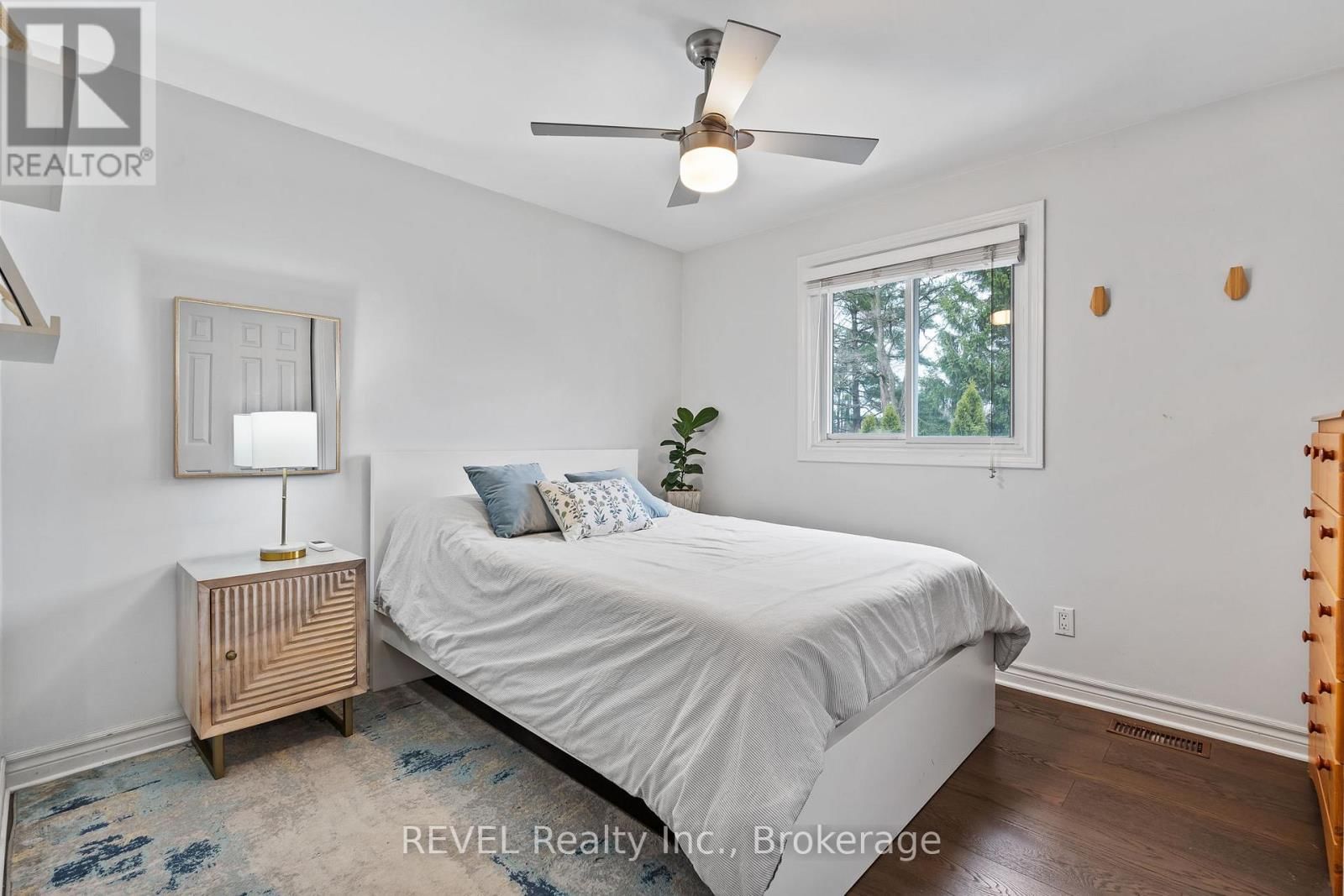 60 OCTOBER DRIVE Image 25