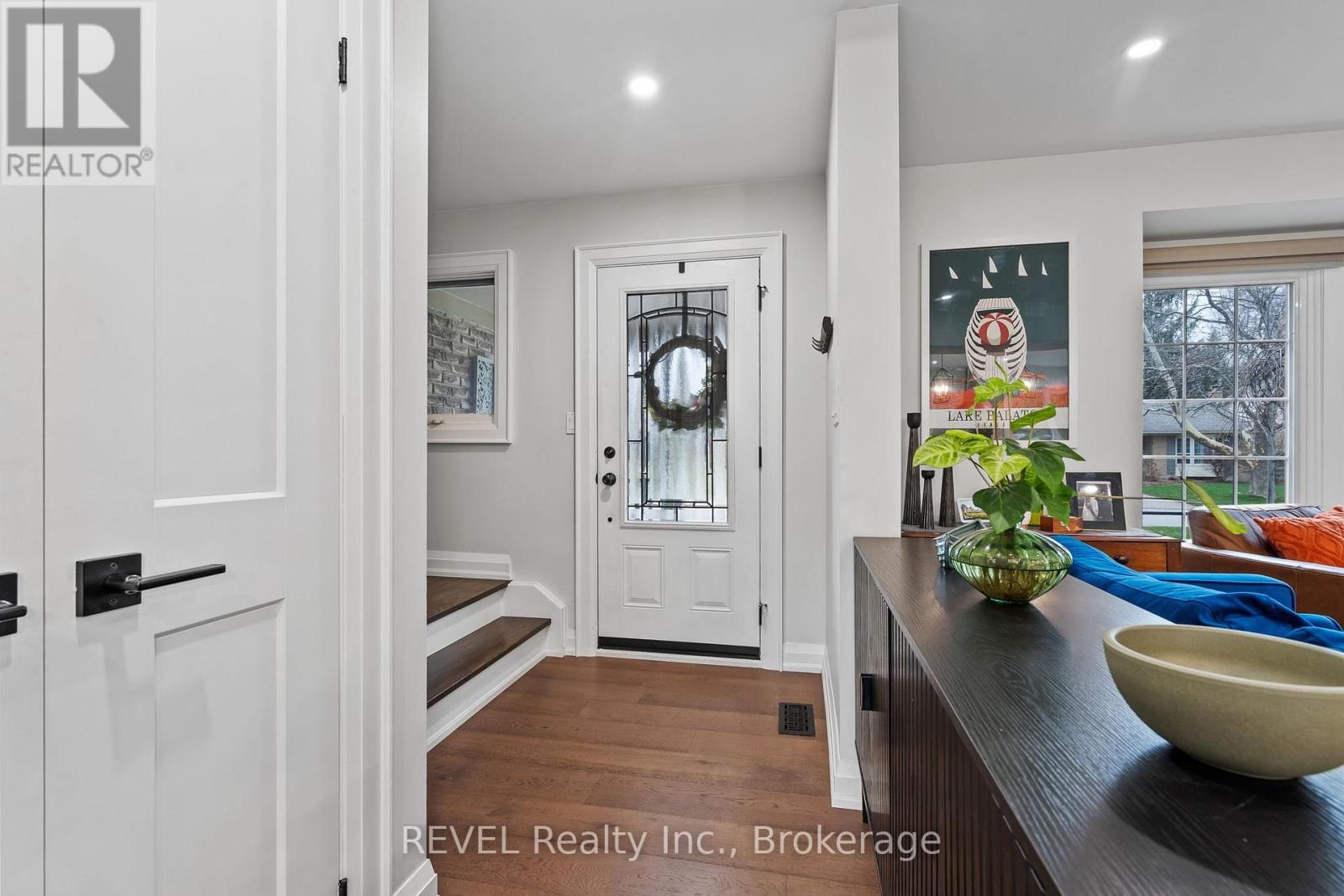 60 OCTOBER DRIVE Image 5