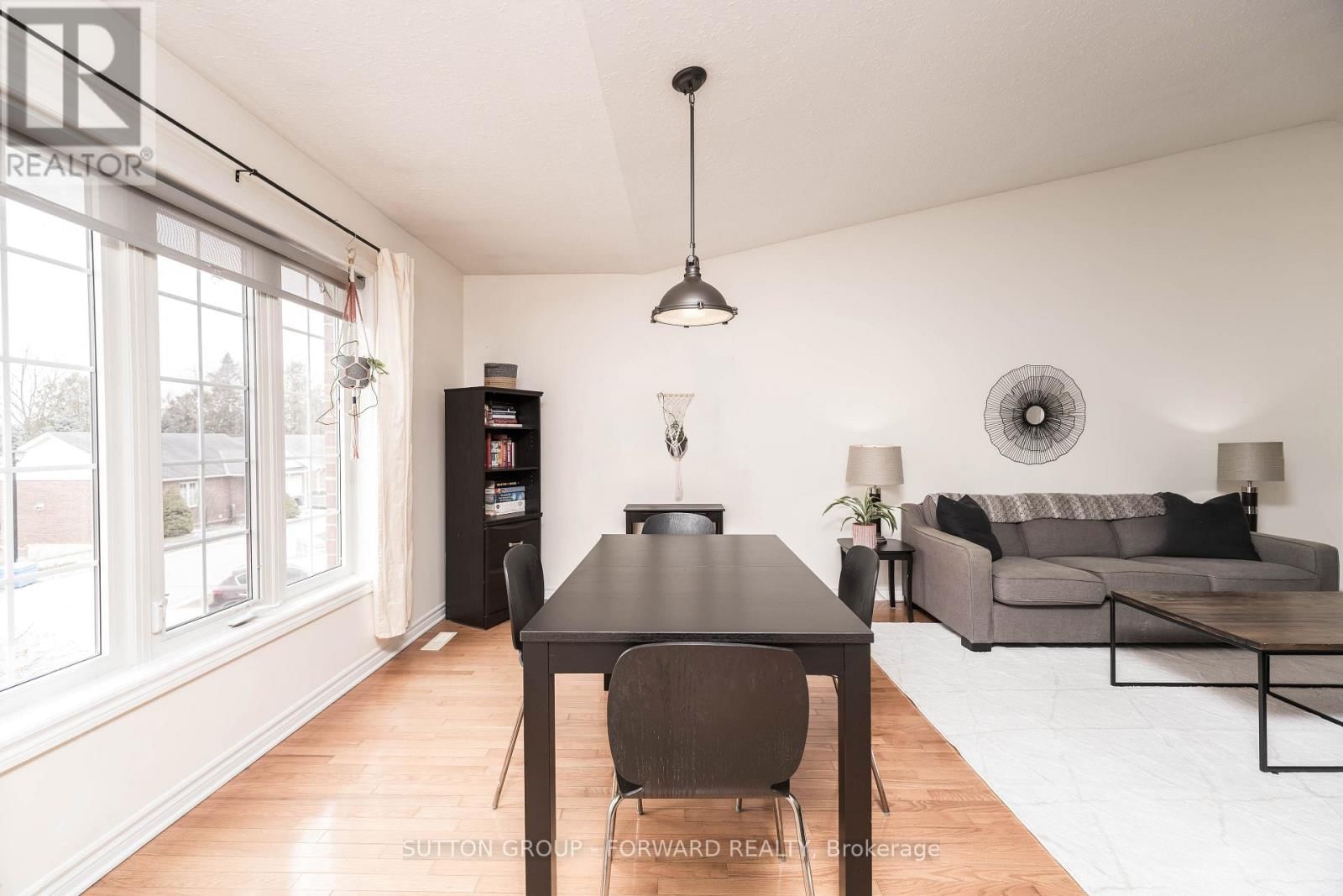 9 - 1077 HAMILTON ROAD Image 5