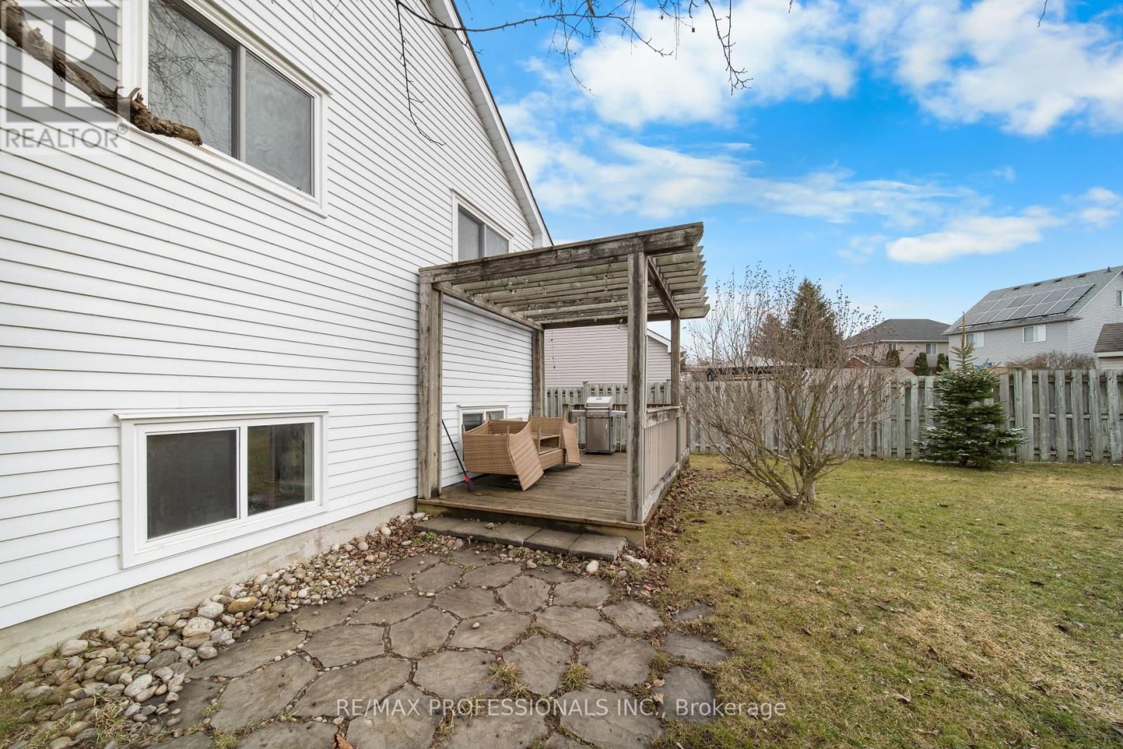 522 TRICO DRIVE Image 24