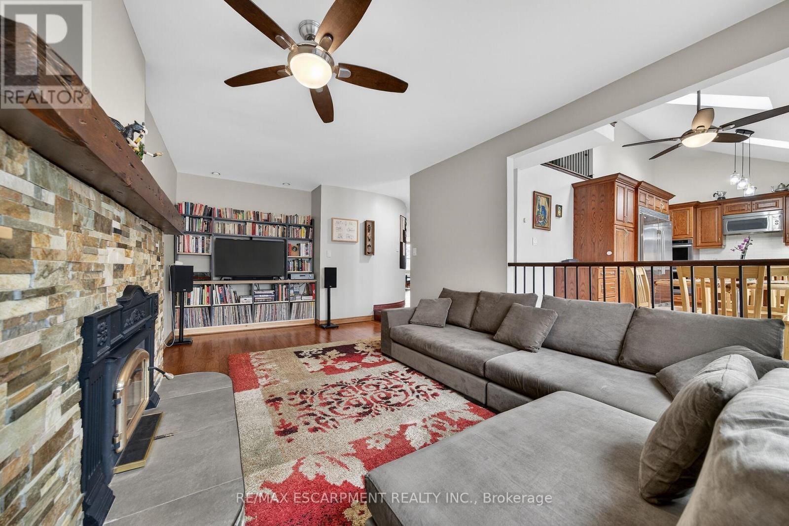 6 REGAL DRIVE Image 16