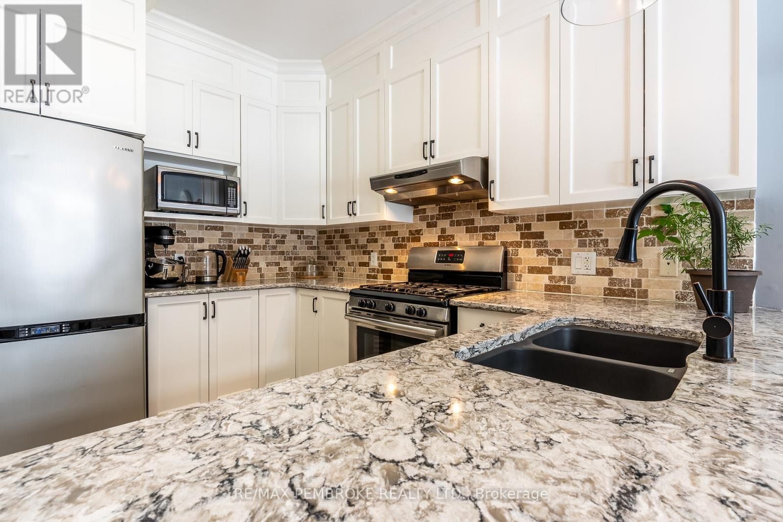 14 BEDARD BOULEVARD Image 16