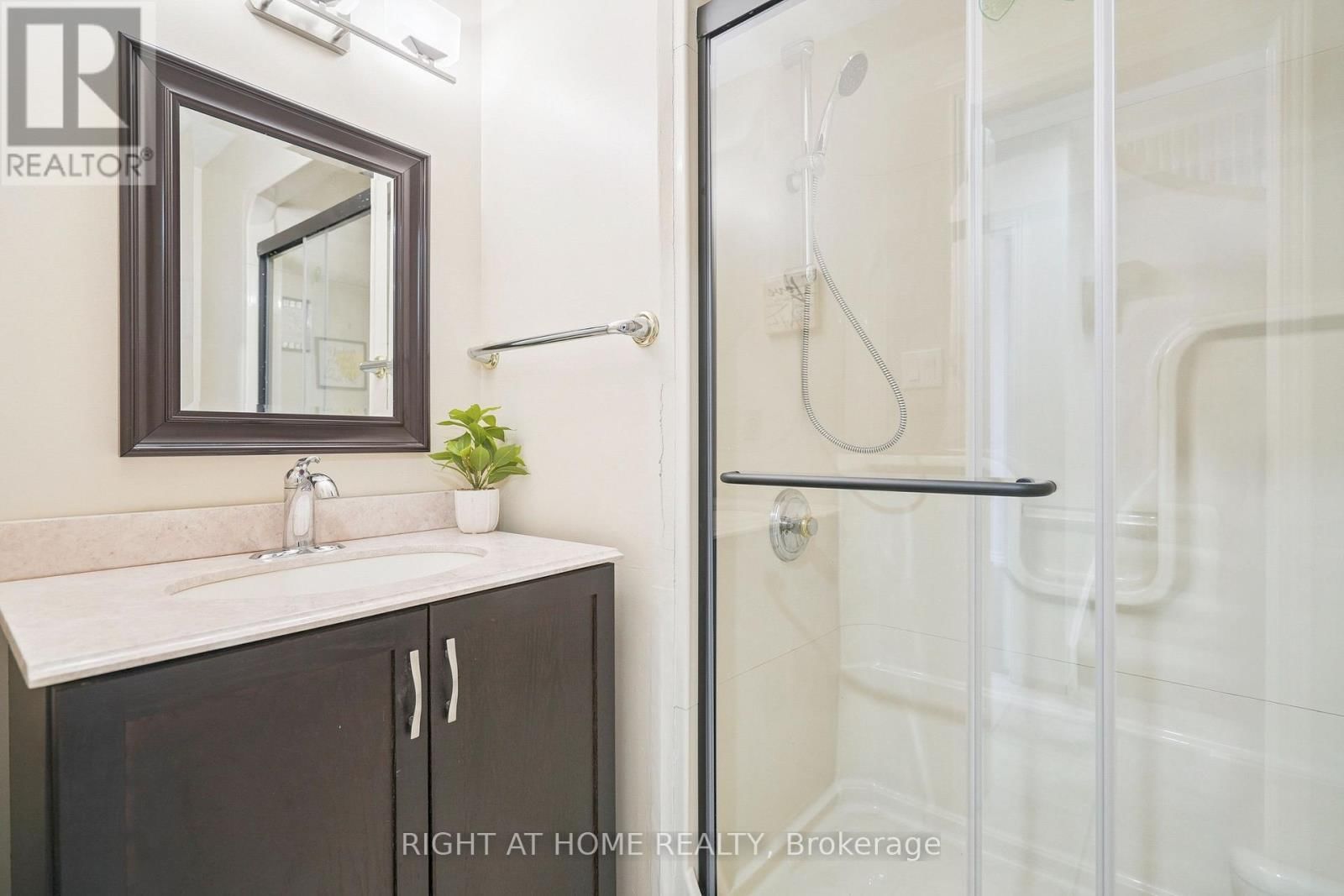 309 AMBERLY BOULEVARD Image 15