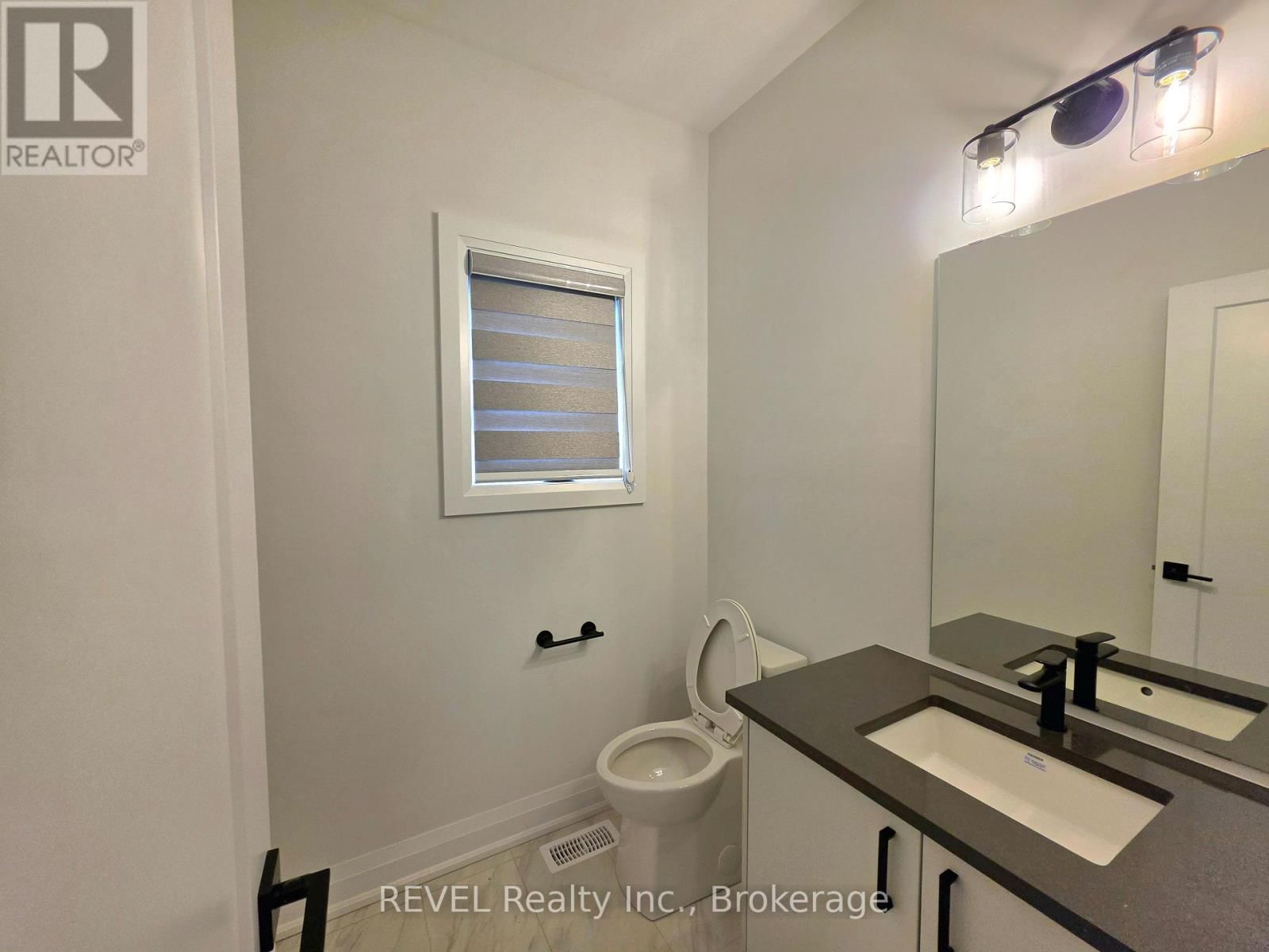 6370 SUNSHINE COMMON Image 12