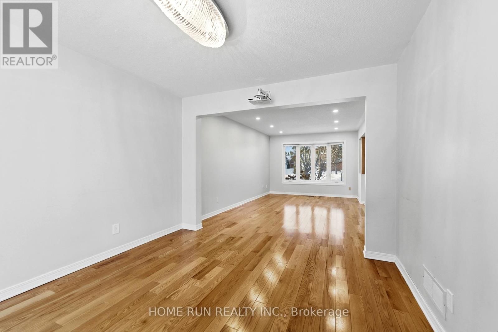 35 WESLOCK WAY Image 13