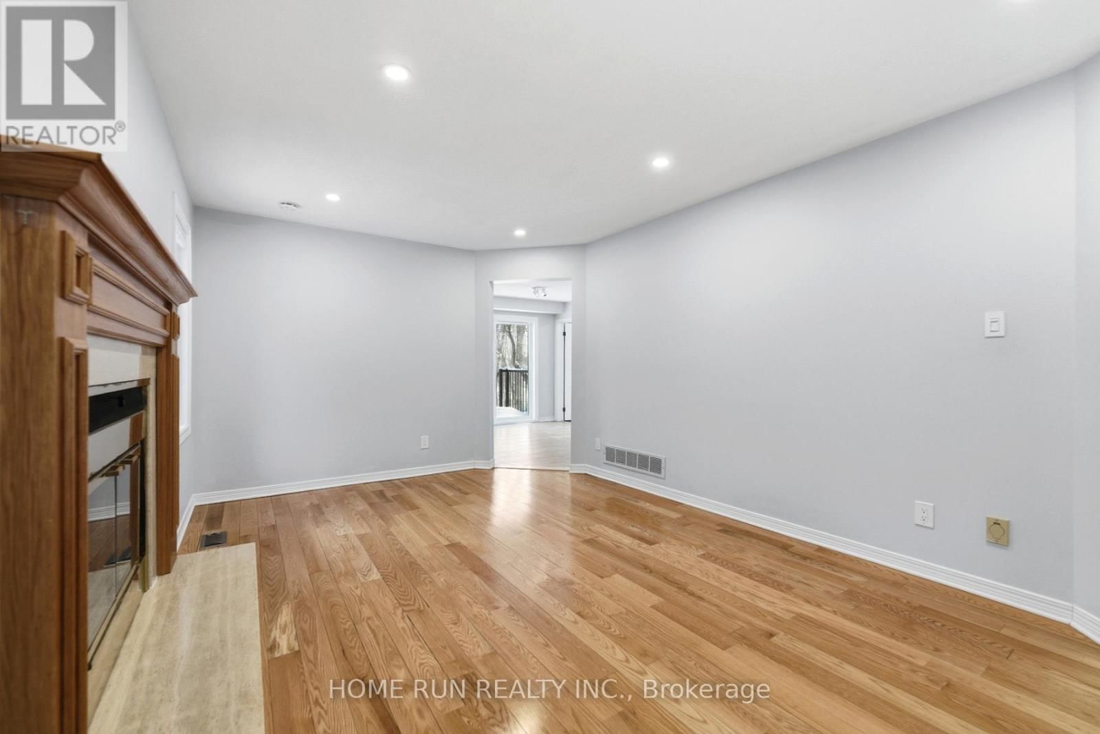 35 WESLOCK WAY Image 15