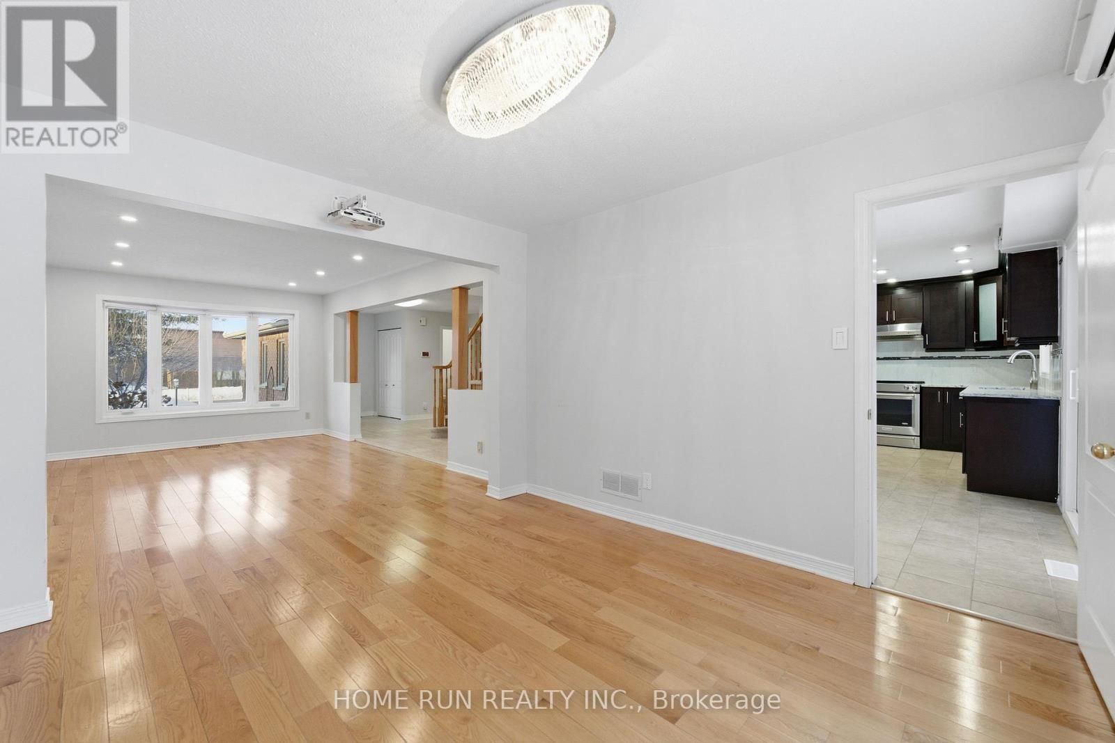 35 WESLOCK WAY Image 9