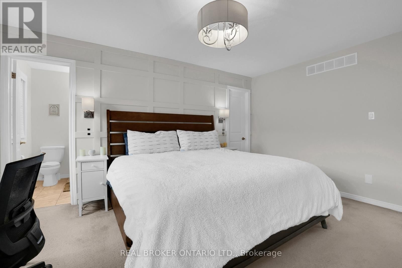 66 - 31 TOWNSEND DRIVE Image 15