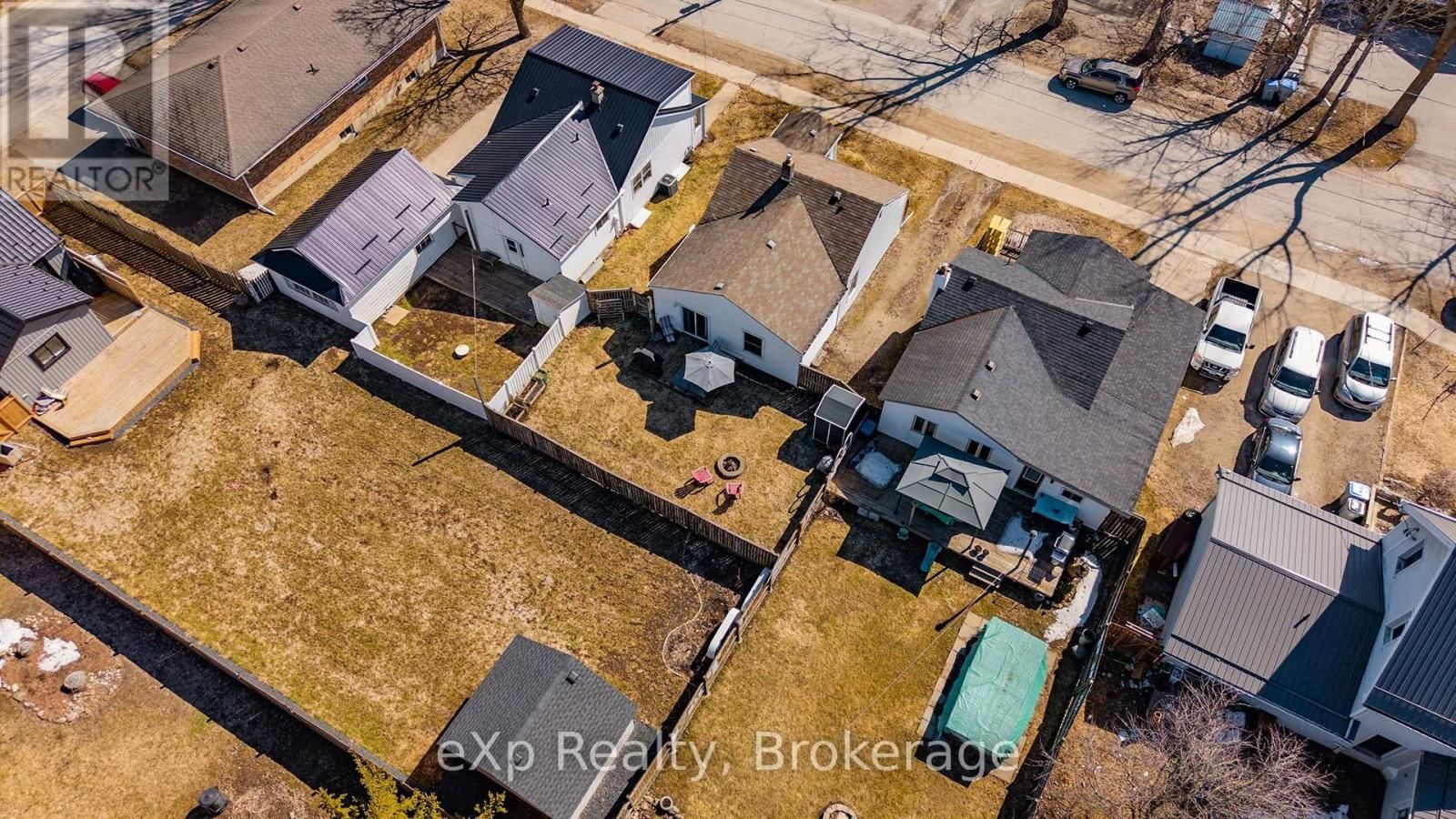 229 HAVELOCK AVENUE SOUTH Image 19