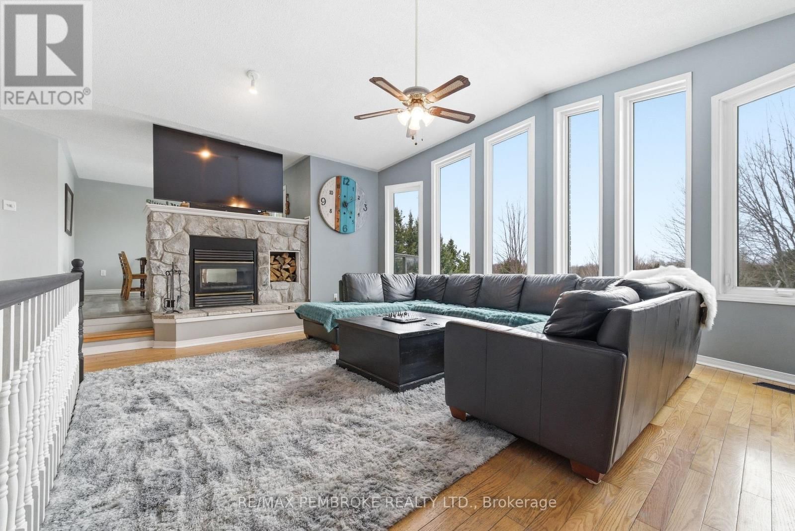 56 ROBERTSON DRIVE Image 11