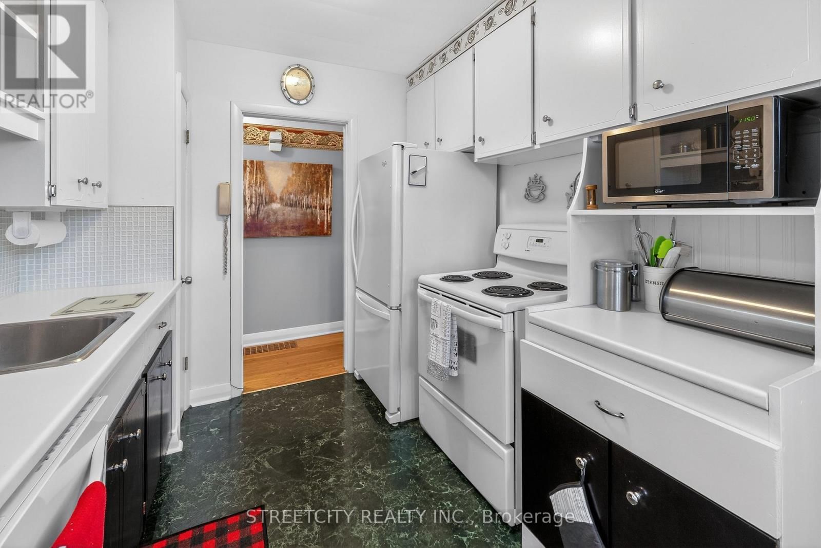 6 MONTGOMERY ROAD Image 15