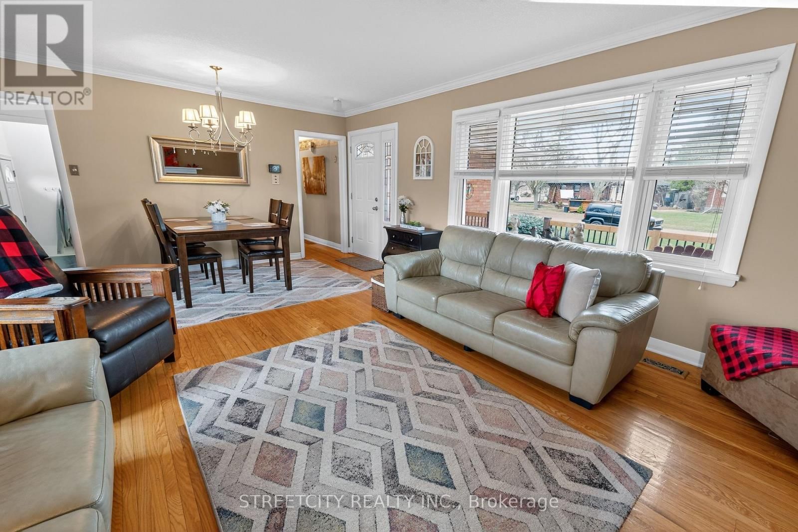 6 MONTGOMERY ROAD Image 33