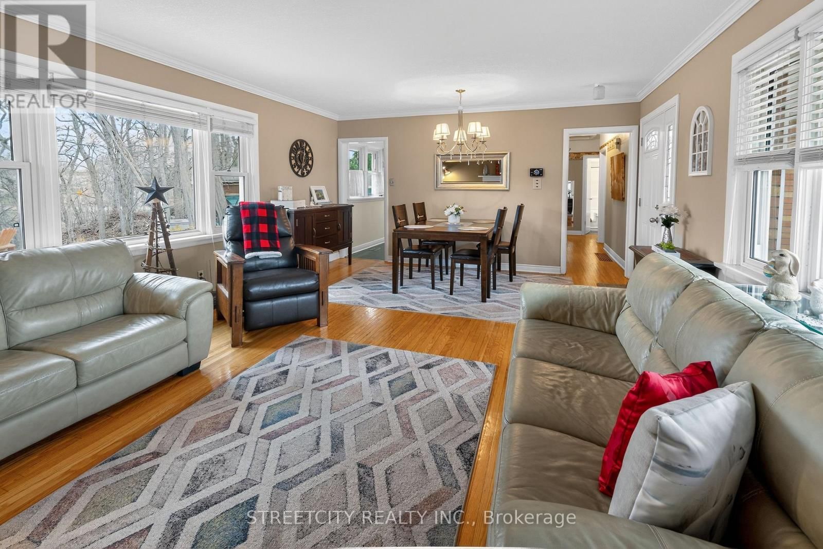 6 MONTGOMERY ROAD Image 8