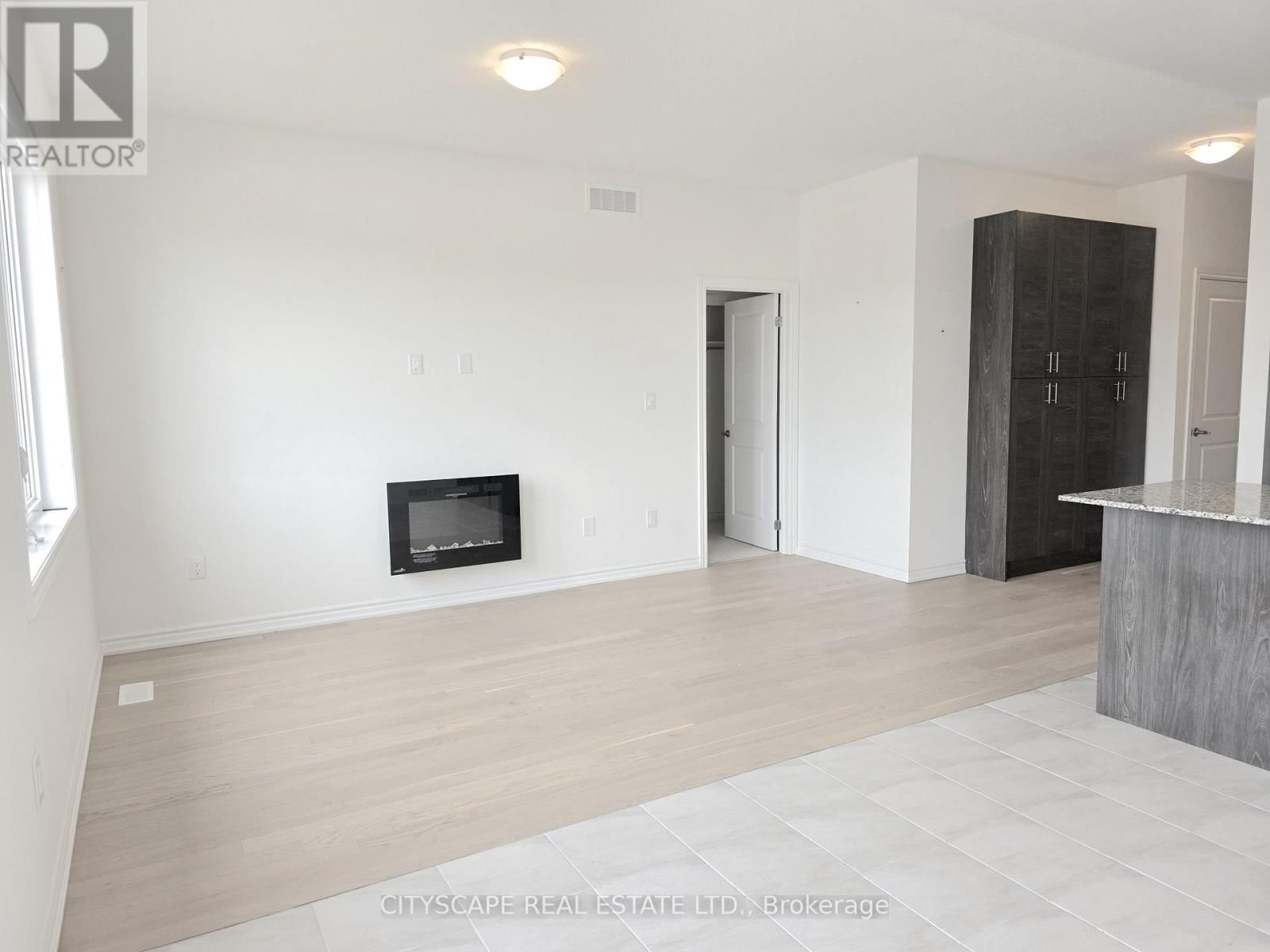 48 HILLCROFT WAY Image 18