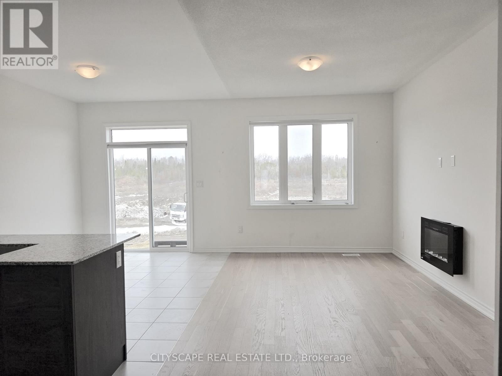 48 HILLCROFT WAY Image 24