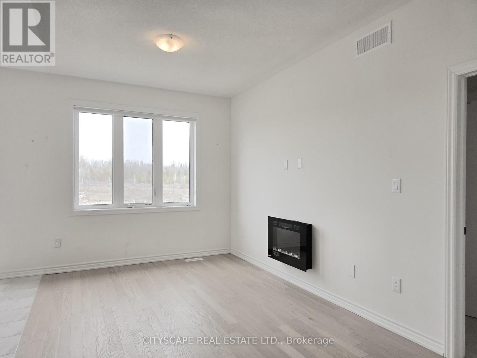 48 HILLCROFT WAY Image 25