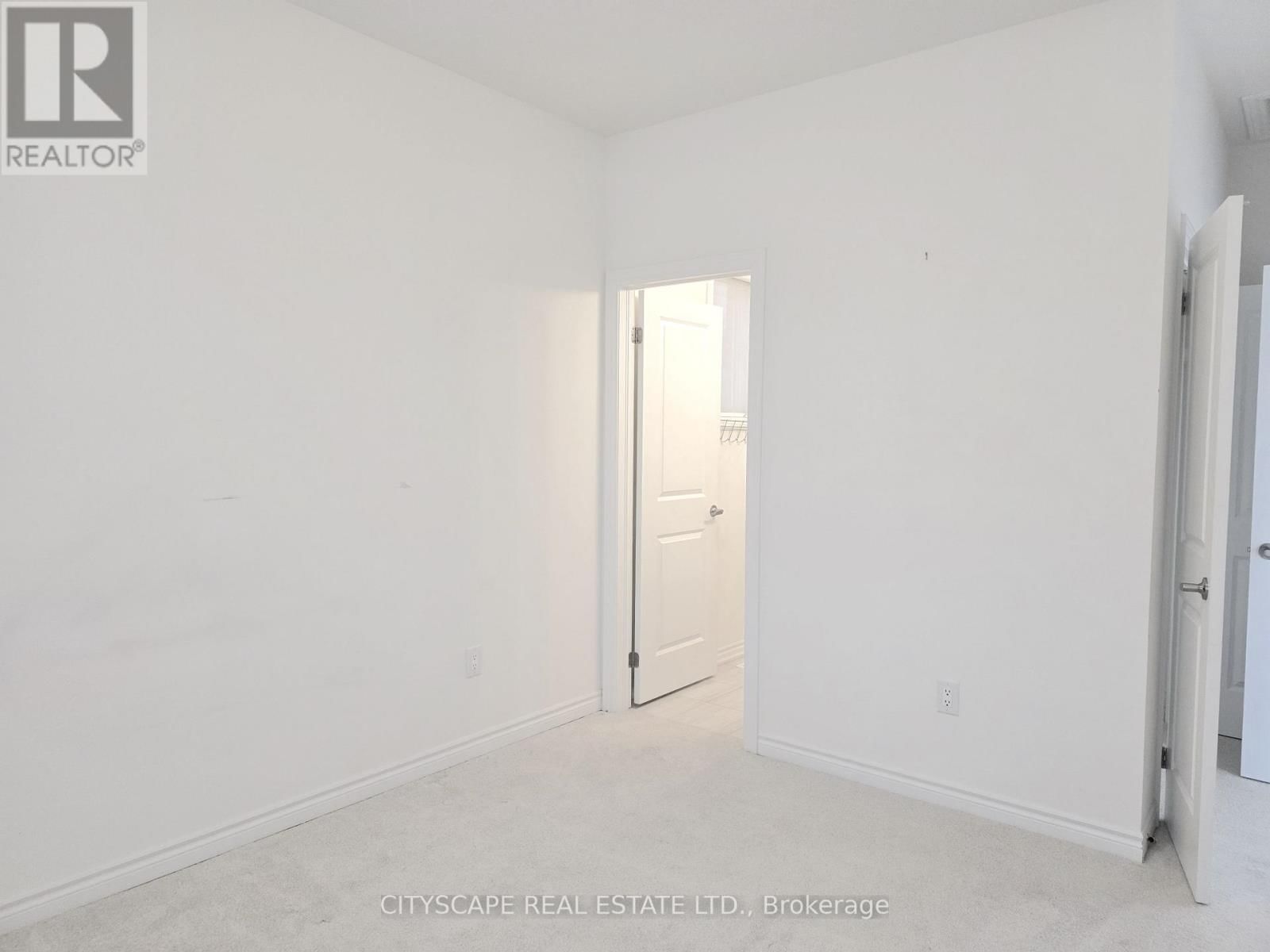 48 HILLCROFT WAY Image 27