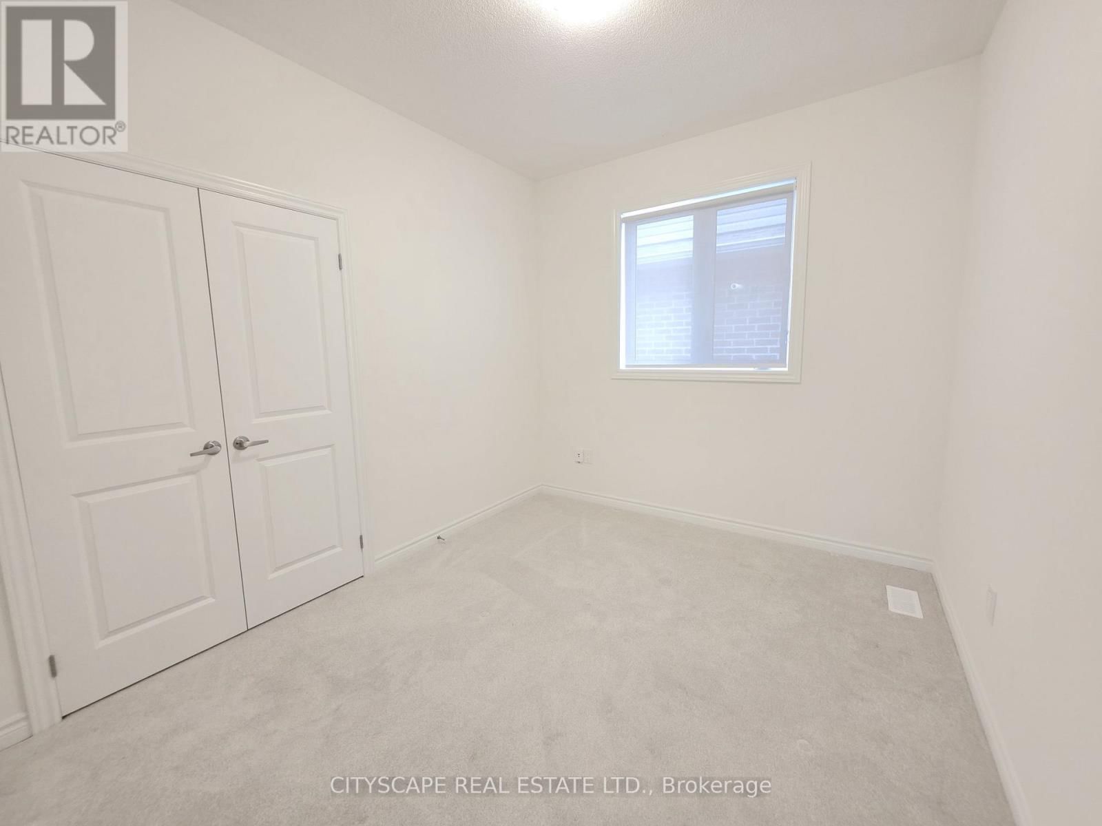 48 HILLCROFT WAY Image 31