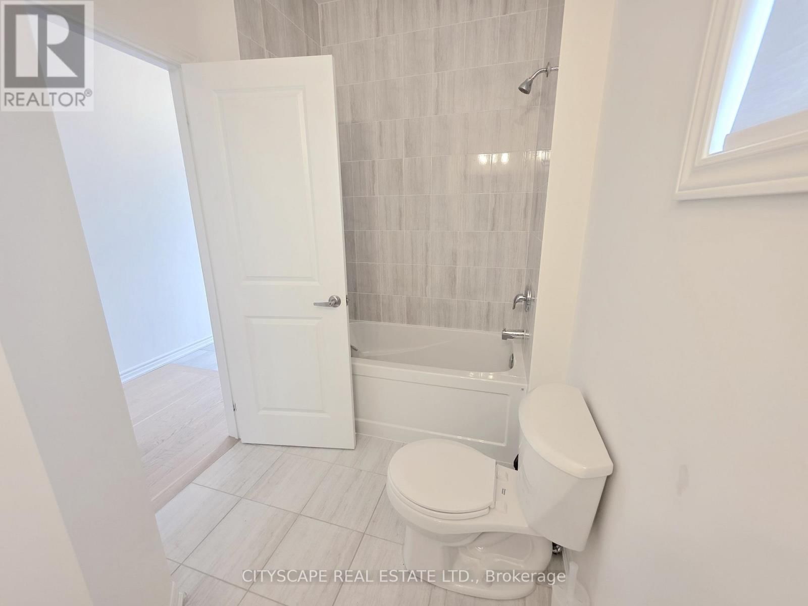 48 HILLCROFT WAY Image 38