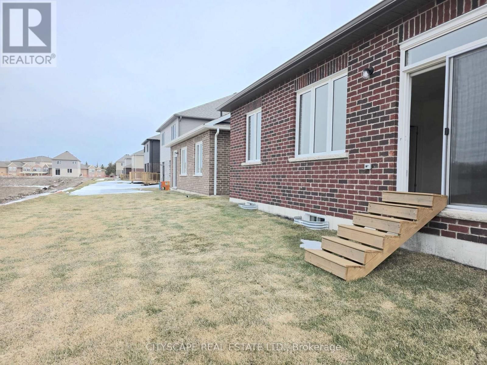 48 HILLCROFT WAY Image 48