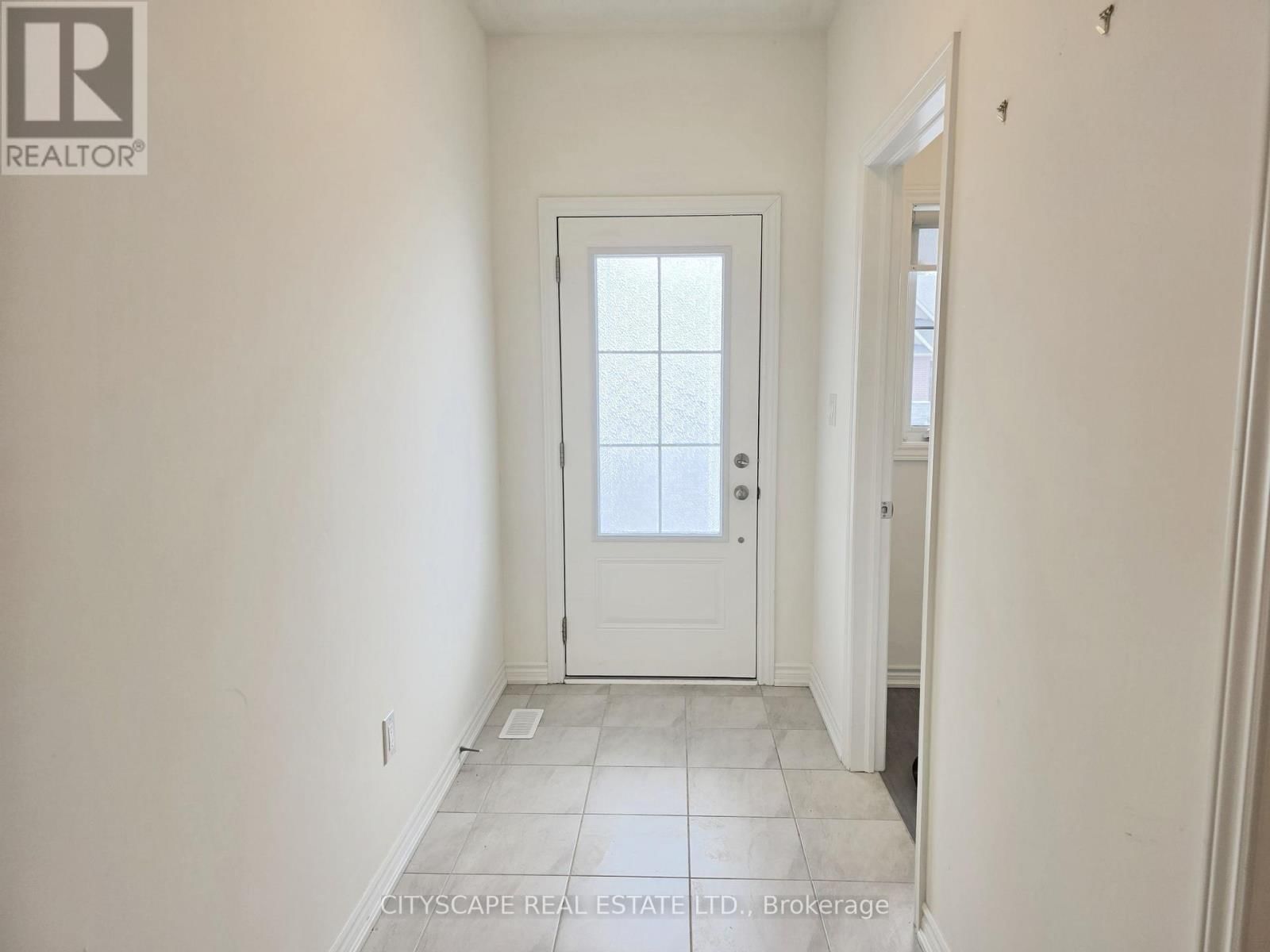 48 HILLCROFT WAY Image 6