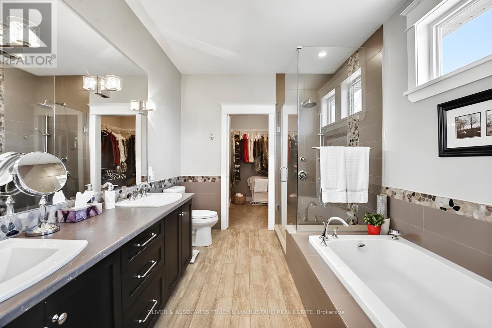 46 ERIN PLACE Image 21