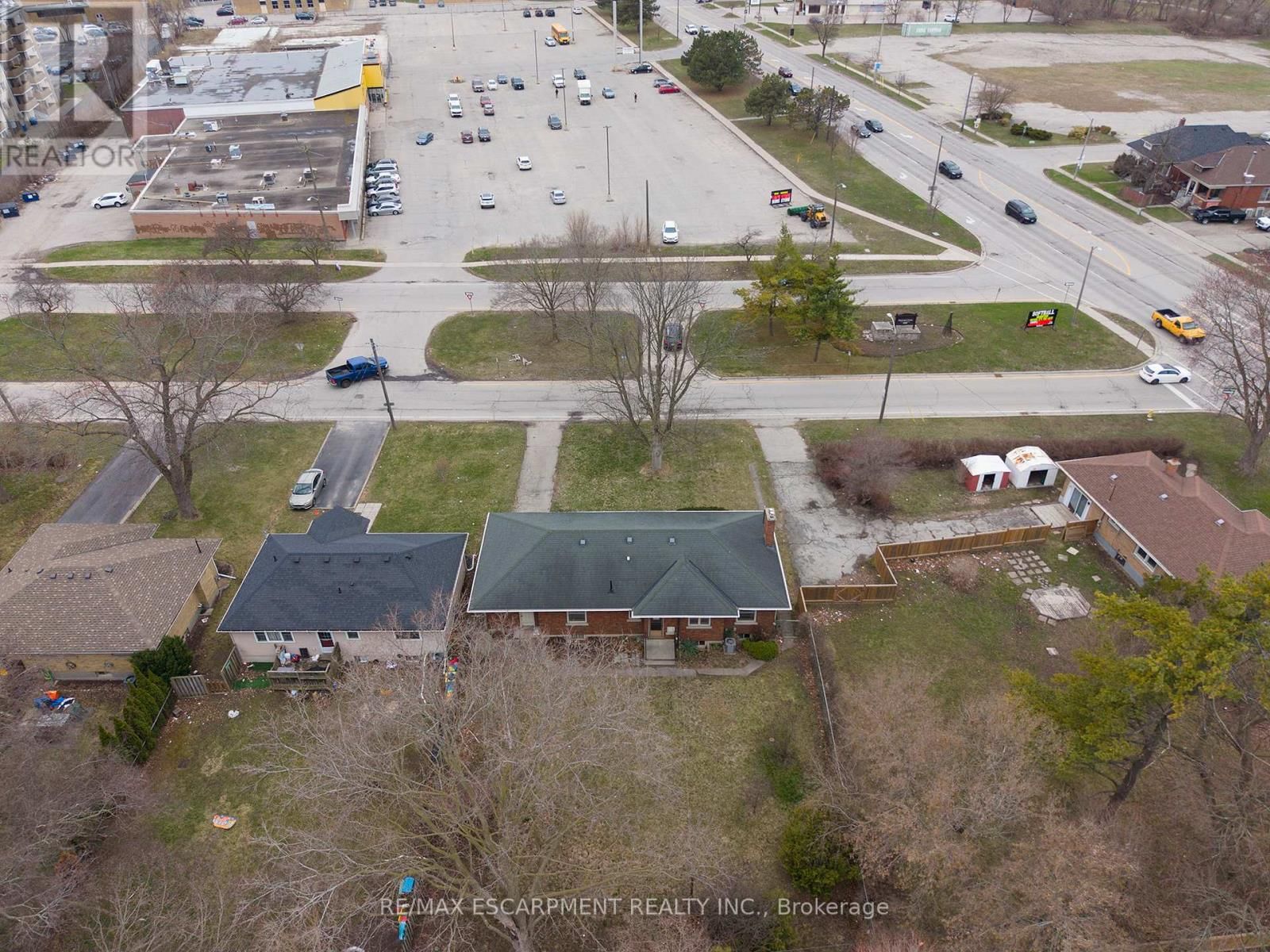 4 LYNNWOOD DRIVE Image 27