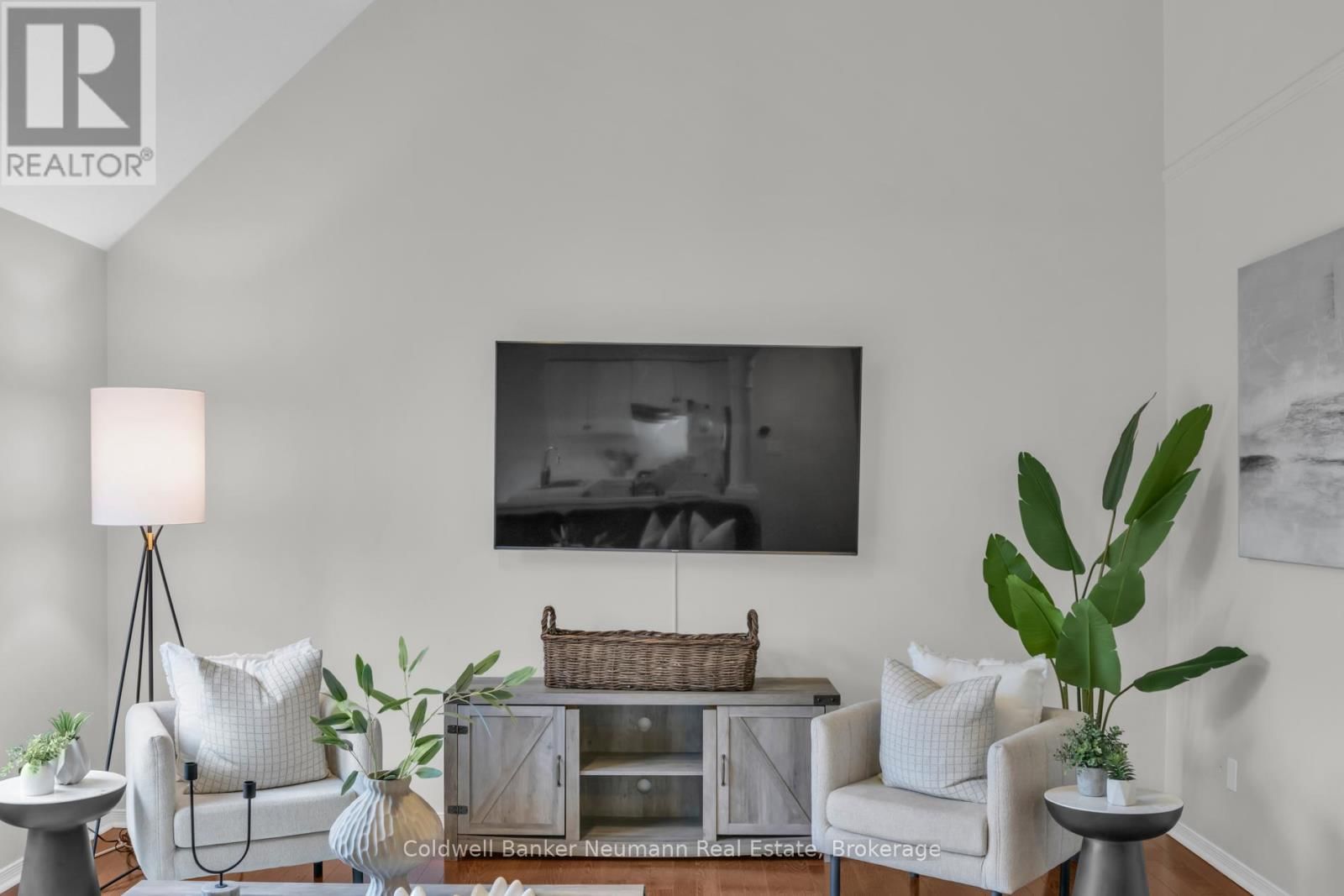 36 JENSON BOULEVARD Image 8